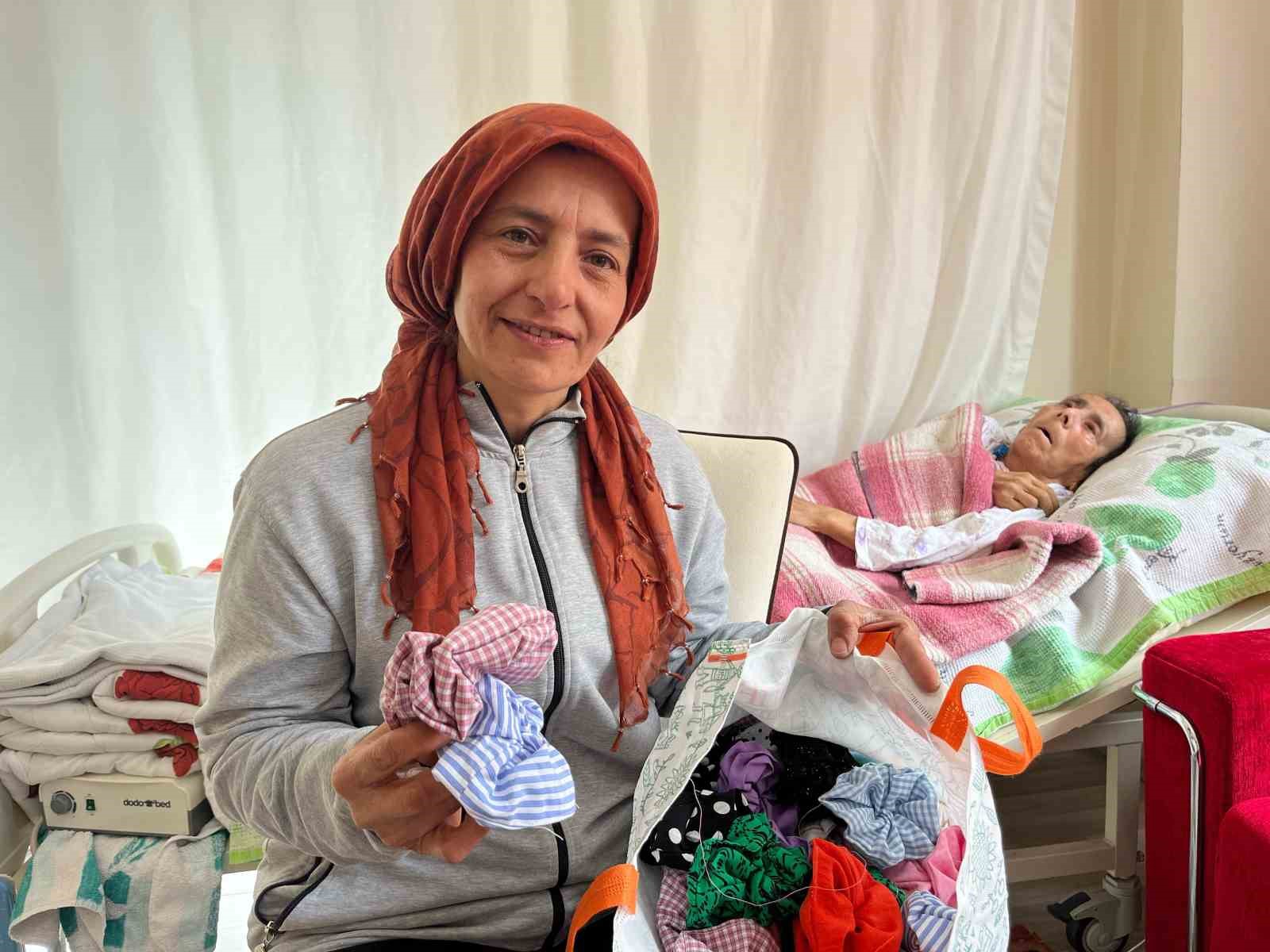 Alzheimer annesine bakmak için diktiği toka için siparişleri patladı