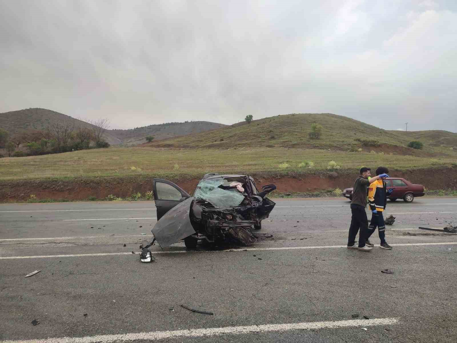Malatya’da hafif ticari araç ile otomobil çarpıştı: 2 ölü, 2 yaralı