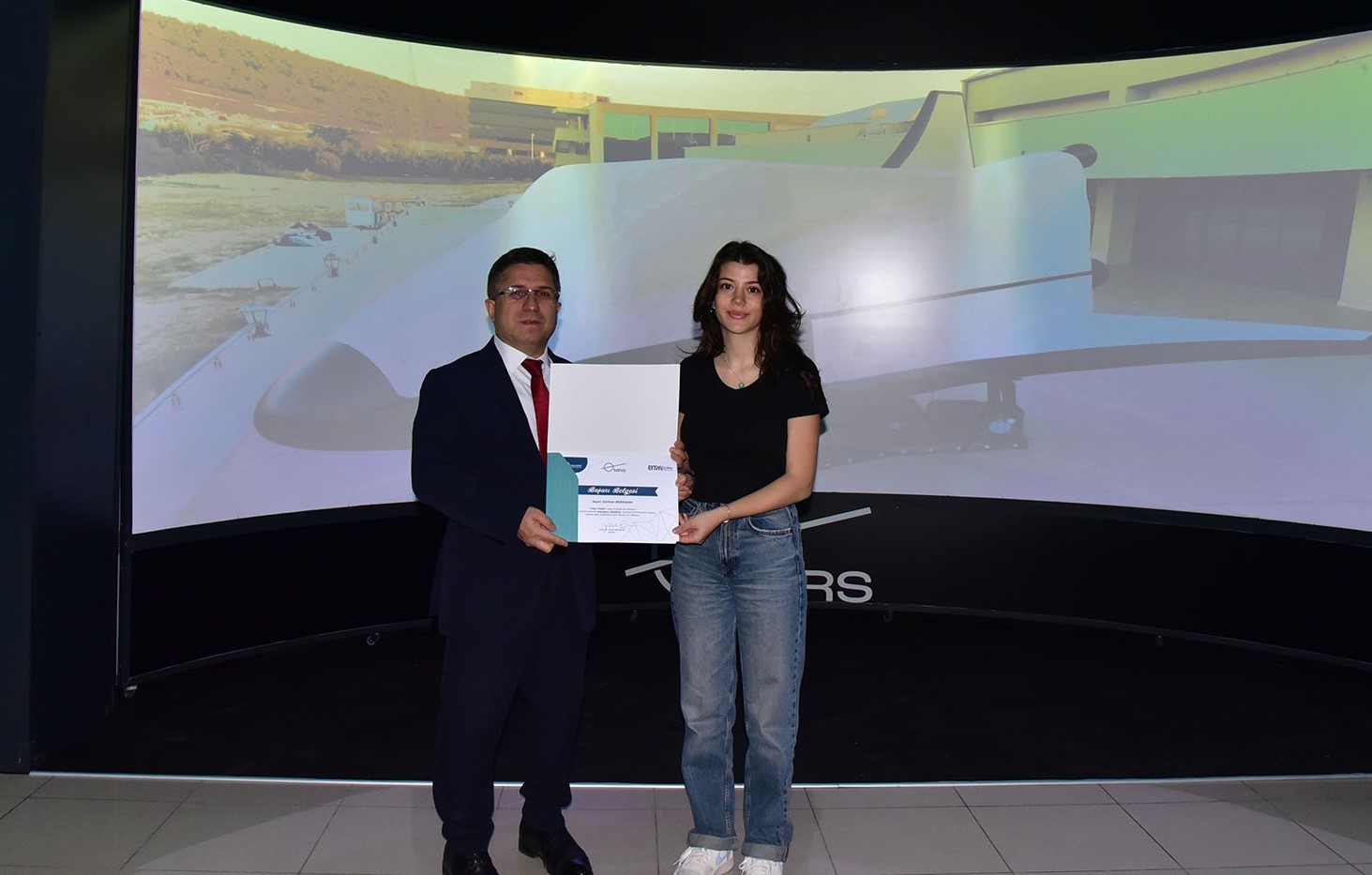 Üniversiteli genç beyinlerin ’Uzay Mekiği’ tasarımları ödüllendirildi