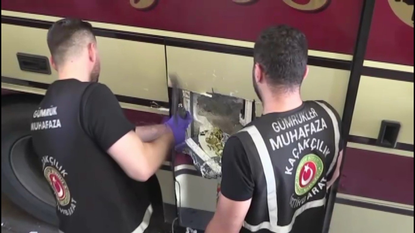 Kapıkule Sınır Kapısı&rsquo;nda bir otob&uuml;ste 87 kilo 752 gram uyuşturucu ele ge&ccedil;irildi
