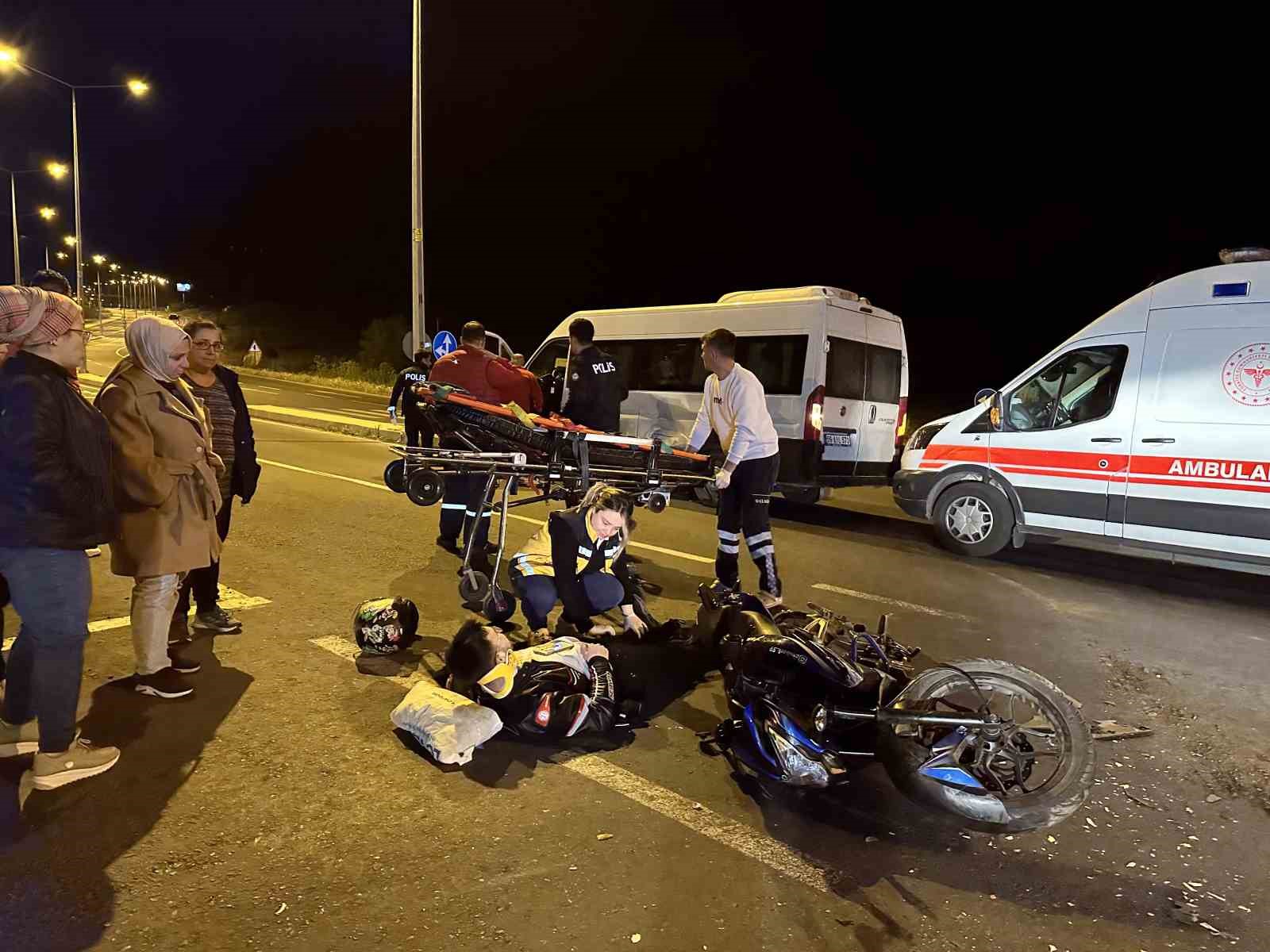 Motosiklet ticari araca çarptı: 1 yaralı