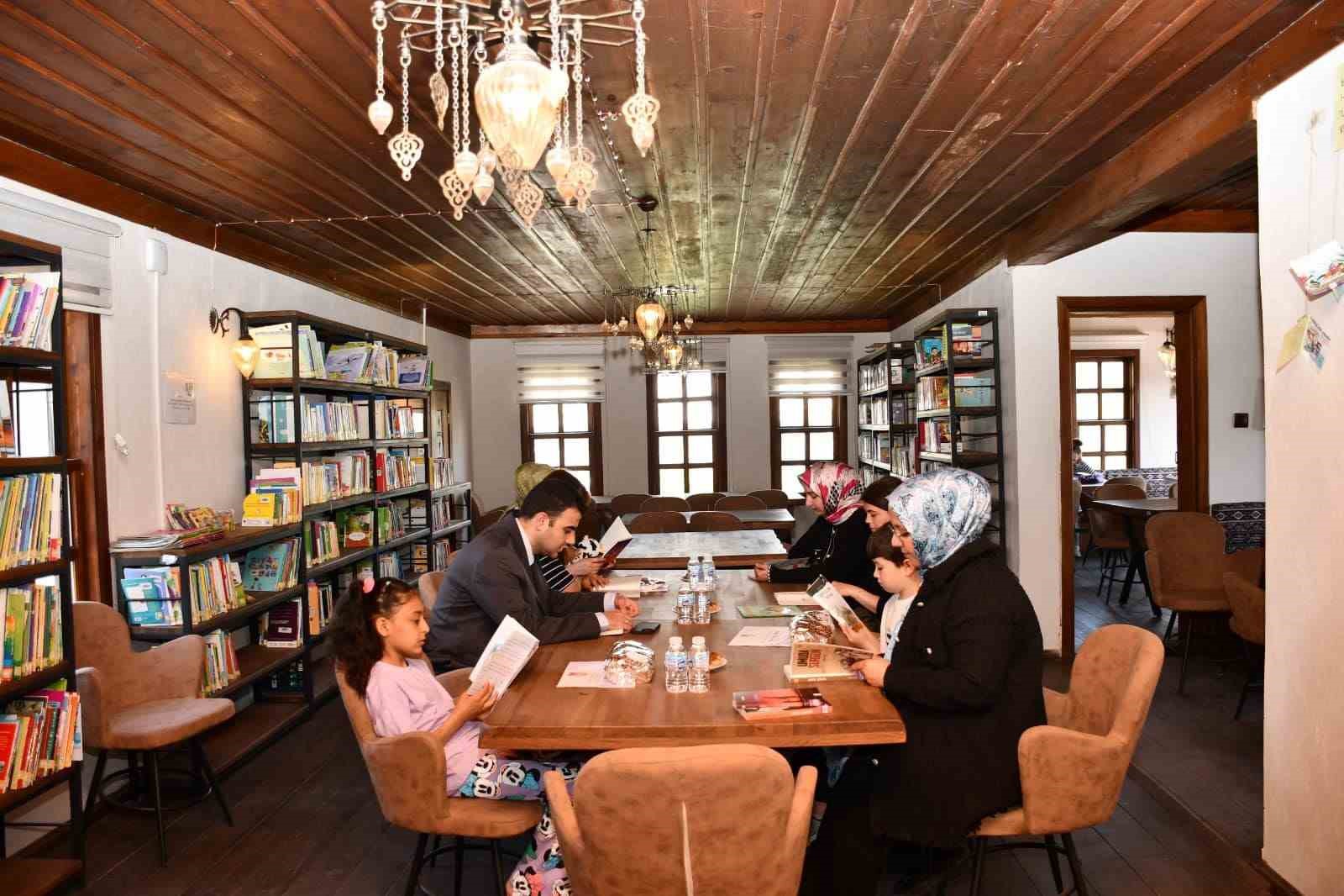 Osmaneli&rsquo;nde kitap okuma k&uuml;lt&uuml;r&uuml; teşvik ediliyor
