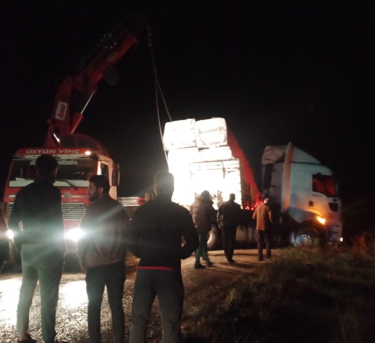 Aynı bölgede üç farklı tır kazası yaşandı