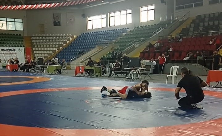 Başarılı güreşçiler Türkiye Şampiyonası’na ve Uluslararası Şampiyonalara katılacaklar