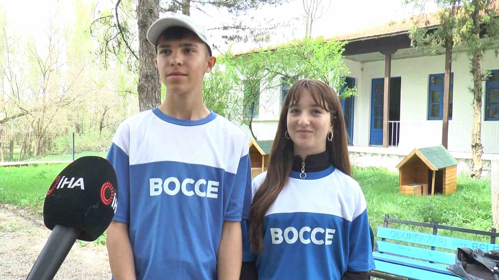 (&Ouml;ZEL) Tazelenme &Uuml;niversitesinin yaşlı &ouml;ğrencileri bocce ile tanıştı
