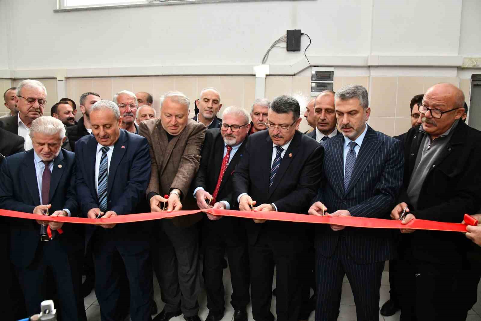 Bal üreticilerine arı yemi makinesi desteği
