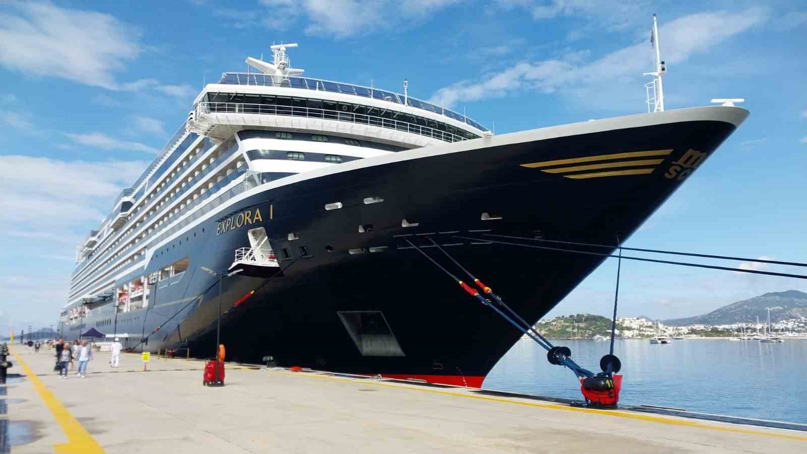 Bodrum’a 590 yolcuyla geldi