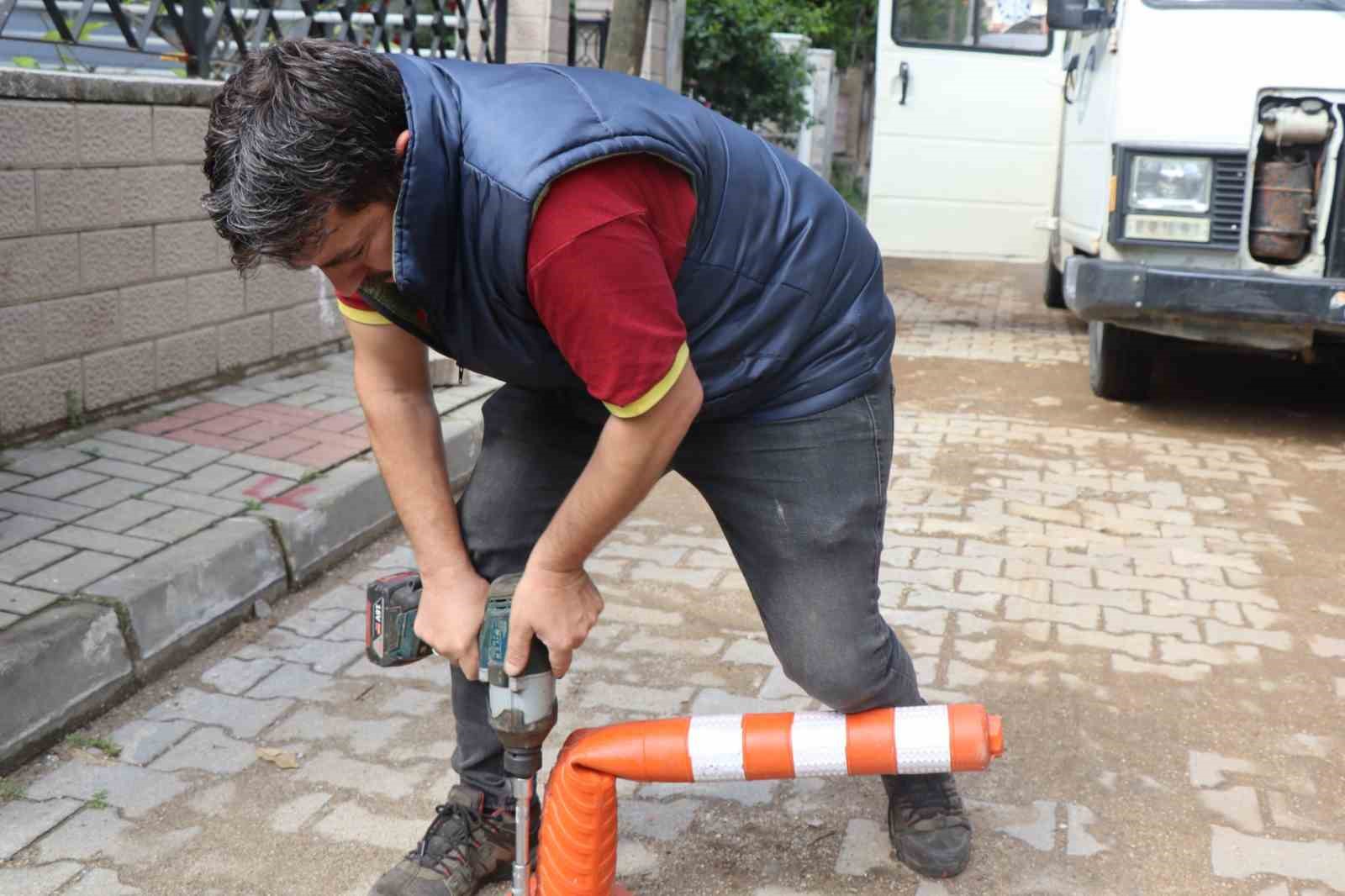Nazilli’de izinsiz asılan tabela ve dubalar söküldü
