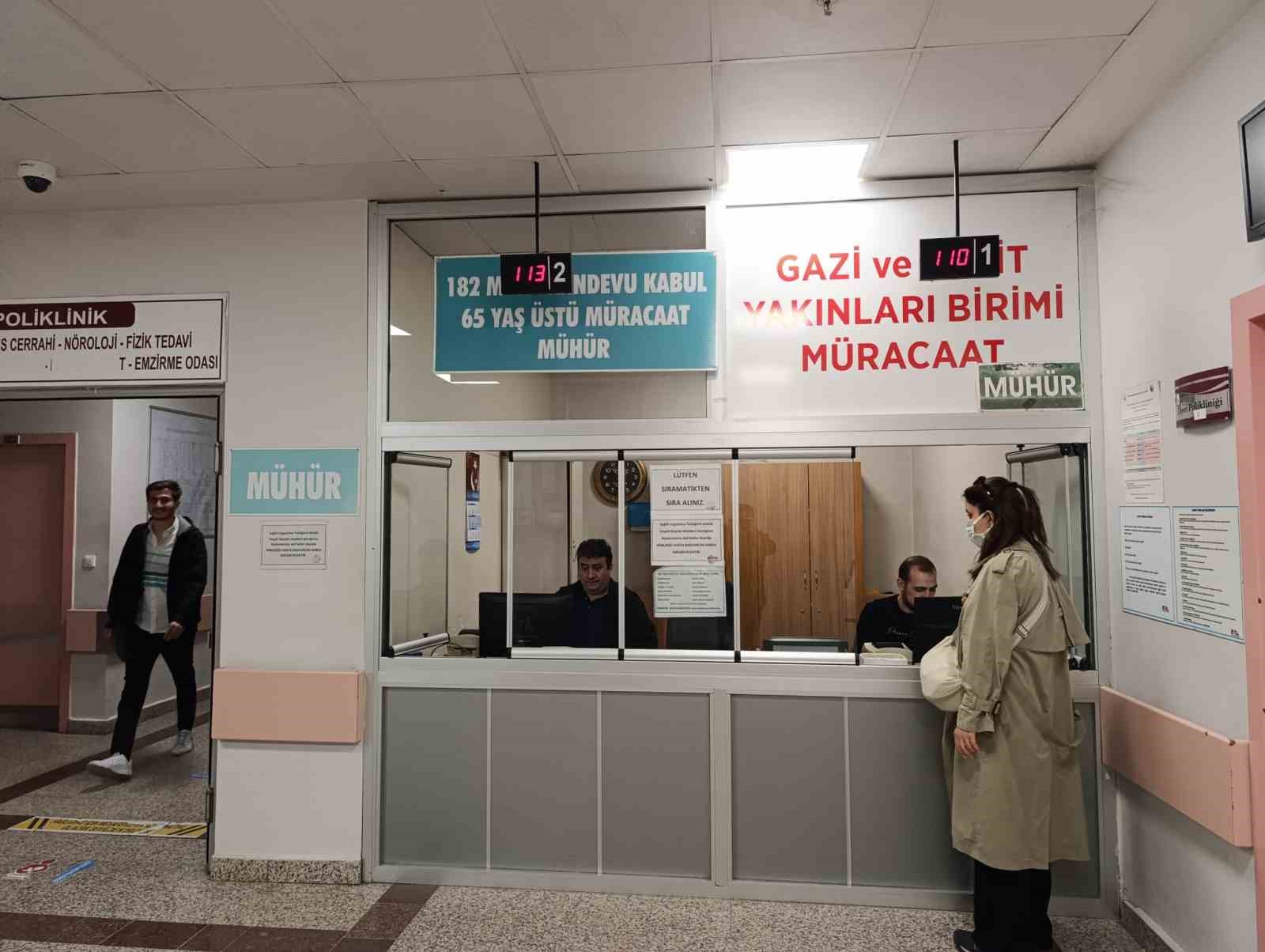 Hastane yönetimi şehit ailesi ve gazileri unutmadı