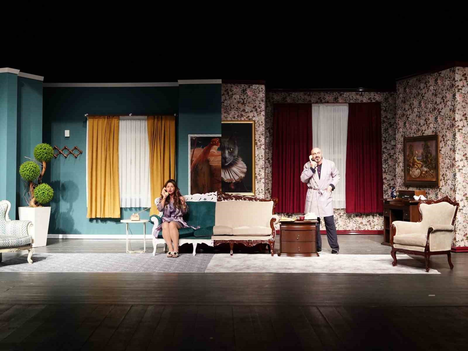 ‘Haydi koş karına’ tiyatroseverlerle buluştu