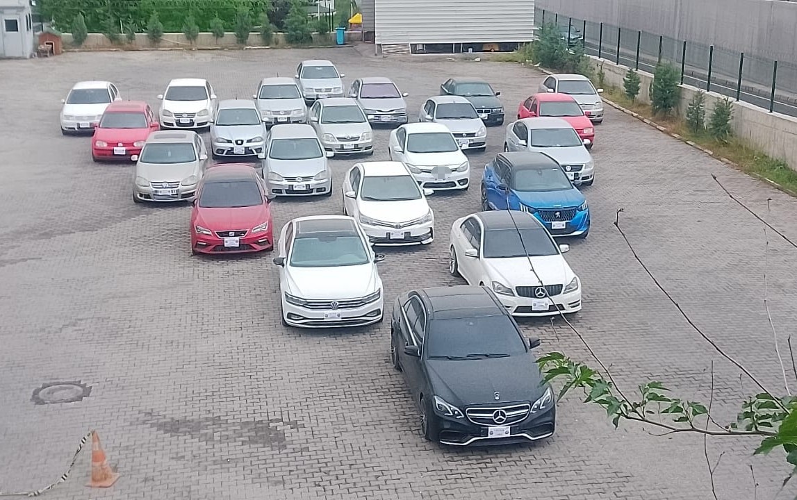 Şanlıurfa merkezli 6 ilde ’change’ araç operasyonu: 15 gözaltı
