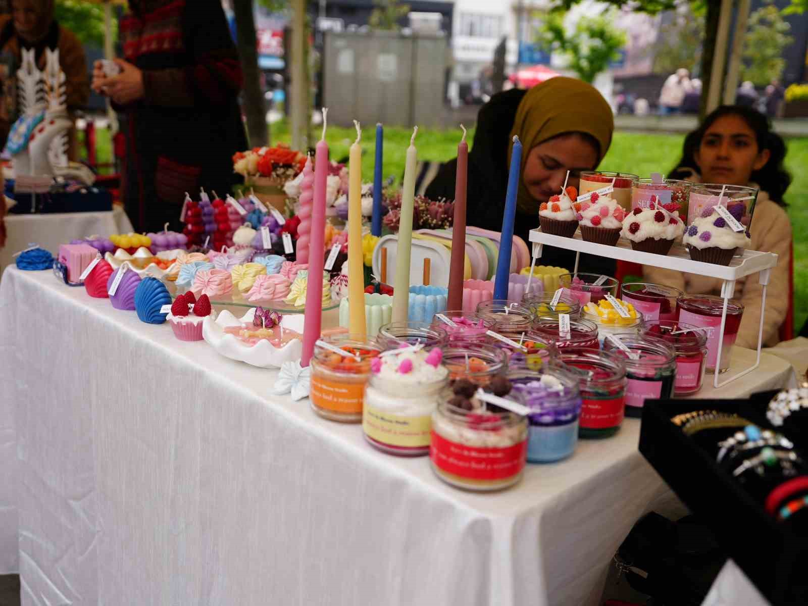 Bu sokakta üretim var emek var sanat var