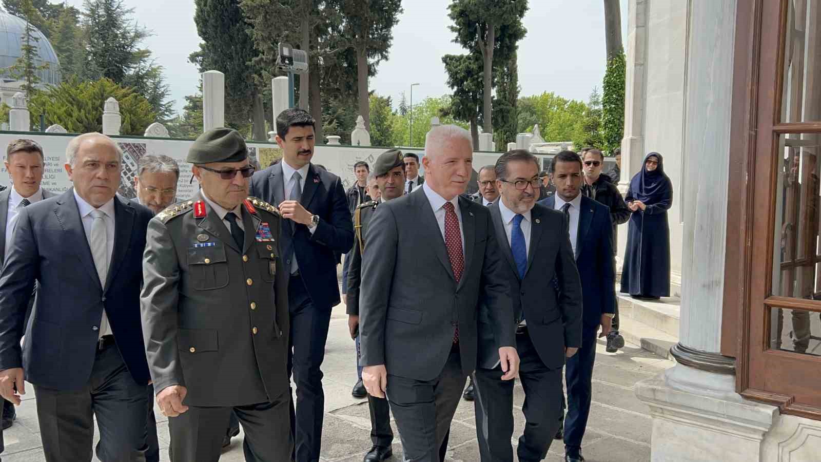 Fatih Sultan Mehmet Han vefatının 544’üncü yıldönümünde kabri başında anıldı