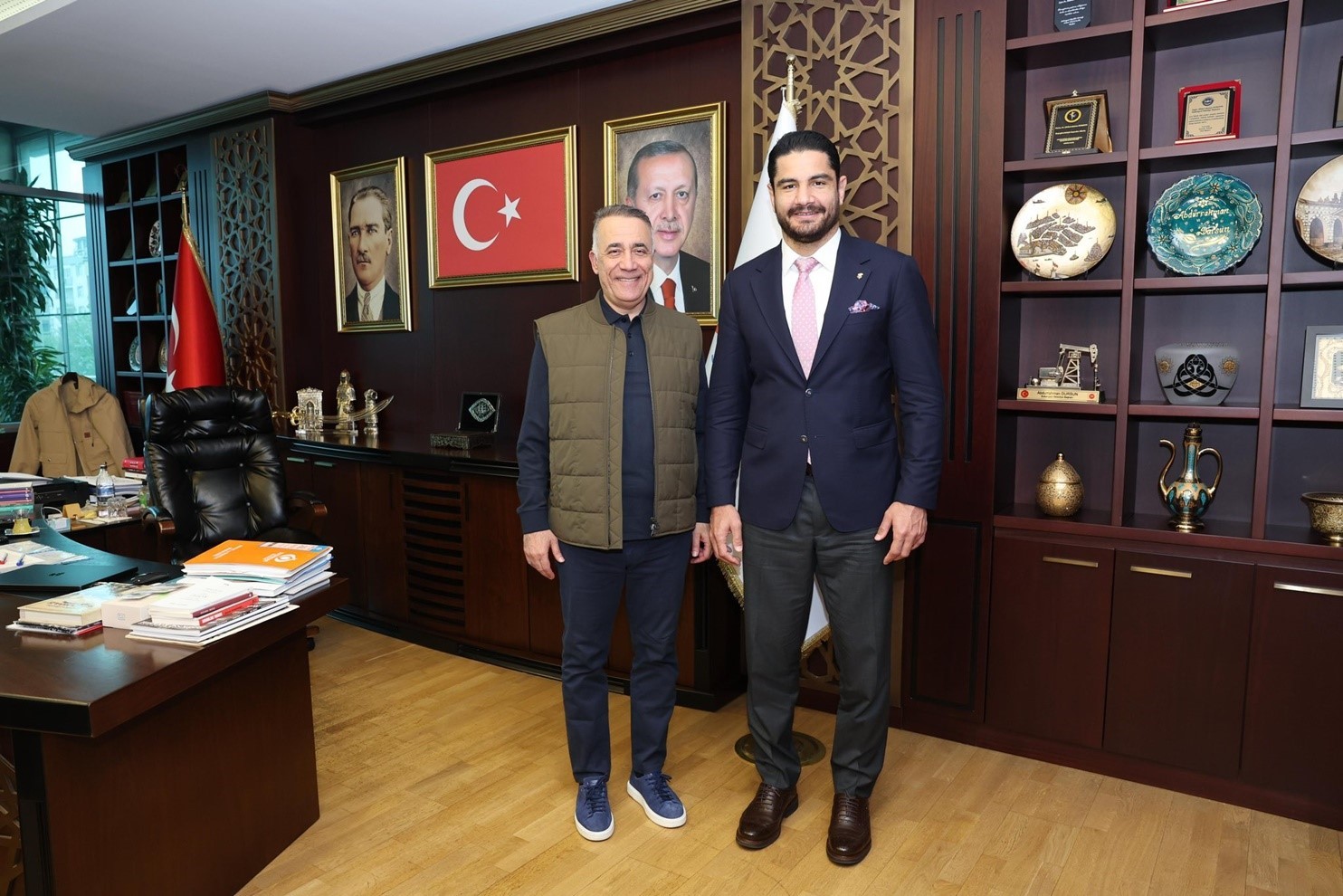 Türkiye Güreş Federasyonu Başkanı Taha Akgül’den Başkan Dursun’a ziyaret