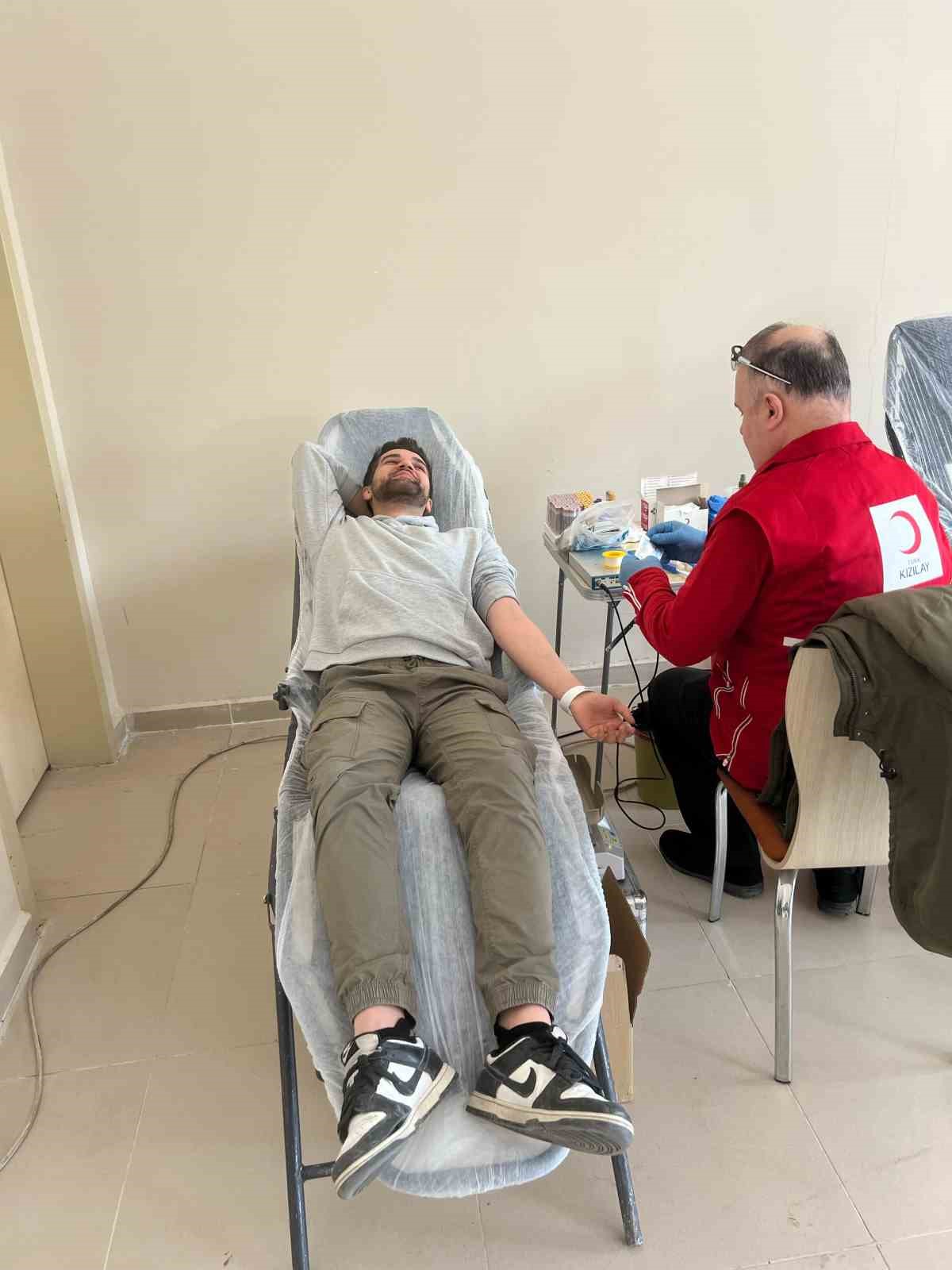 OMÜ’de "Sensiz Olmaz" sloganıyla kan bağışı etkinliği
