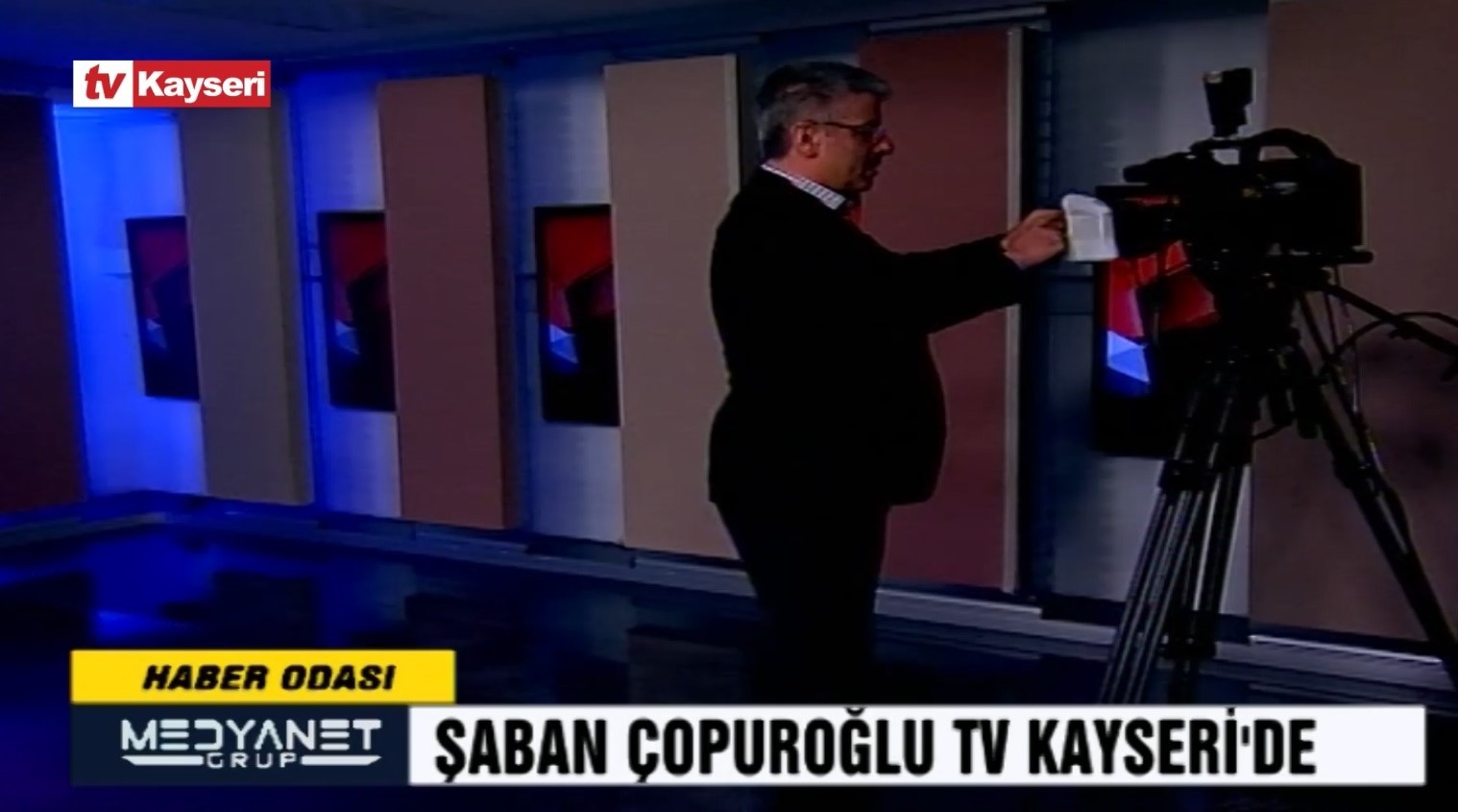 Vekil Çopuroğlu İmamoğlu’nu tiye aldı, kameraları bantla kapattı
