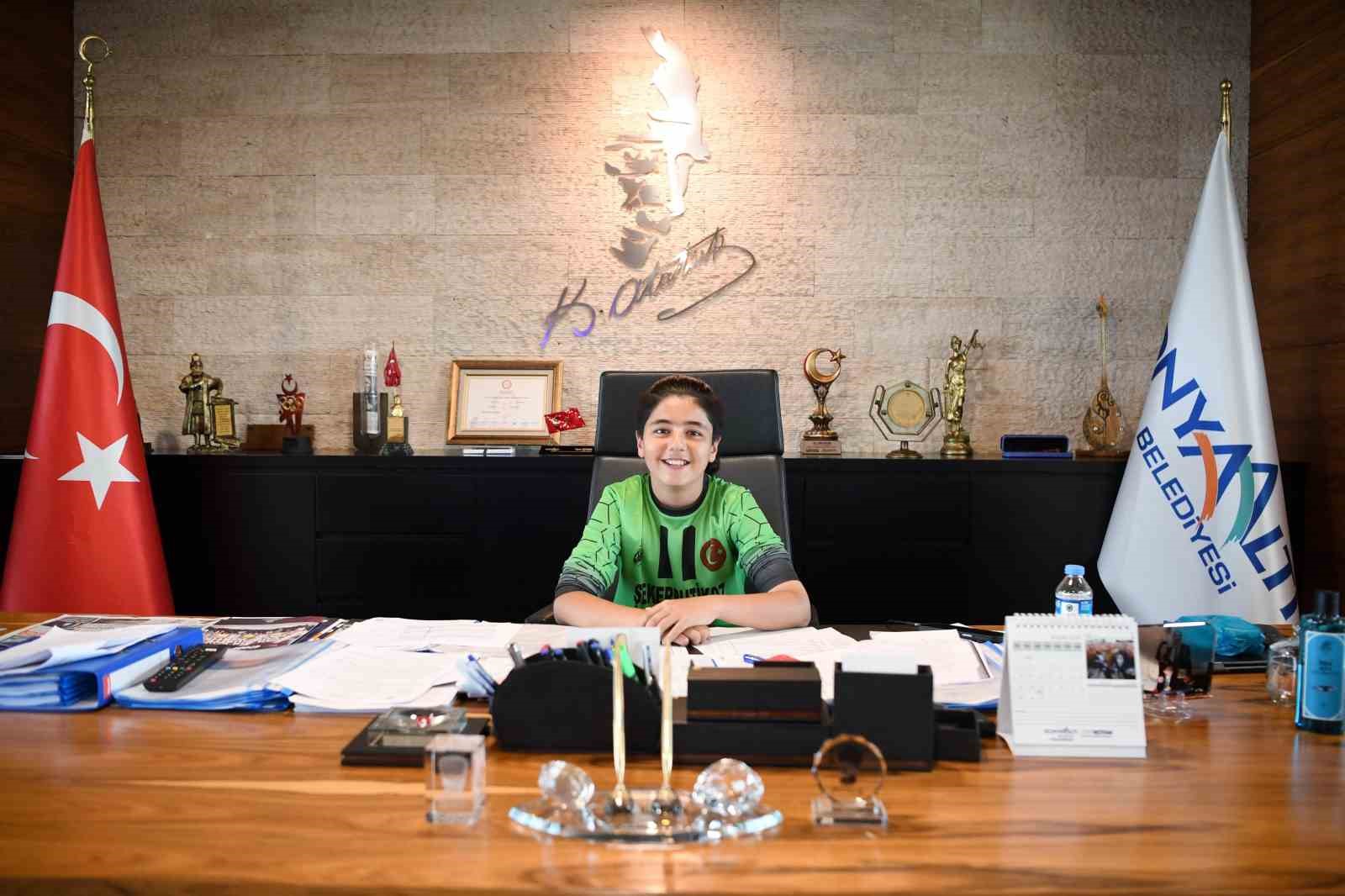 Başkan Kotan şampiyon sporcuları ağırladı
