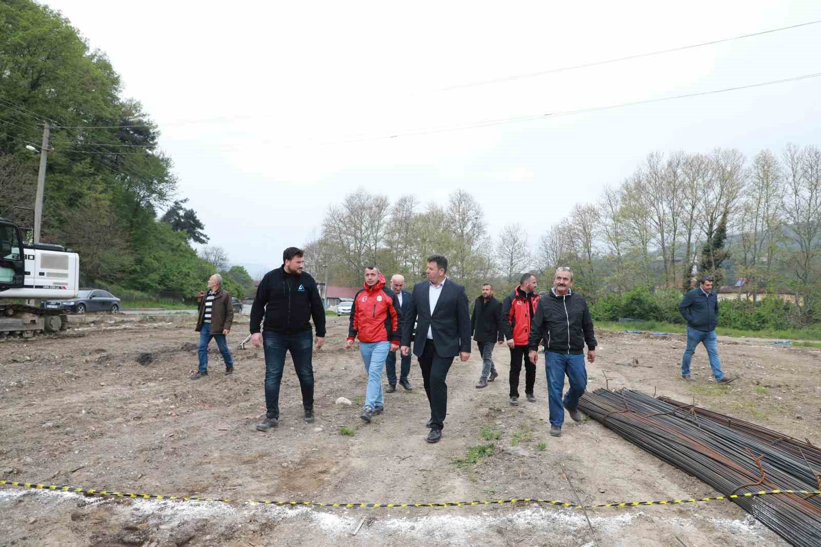 Akyazı’da 4 mahallede spor tesisi çalışmaları başladı