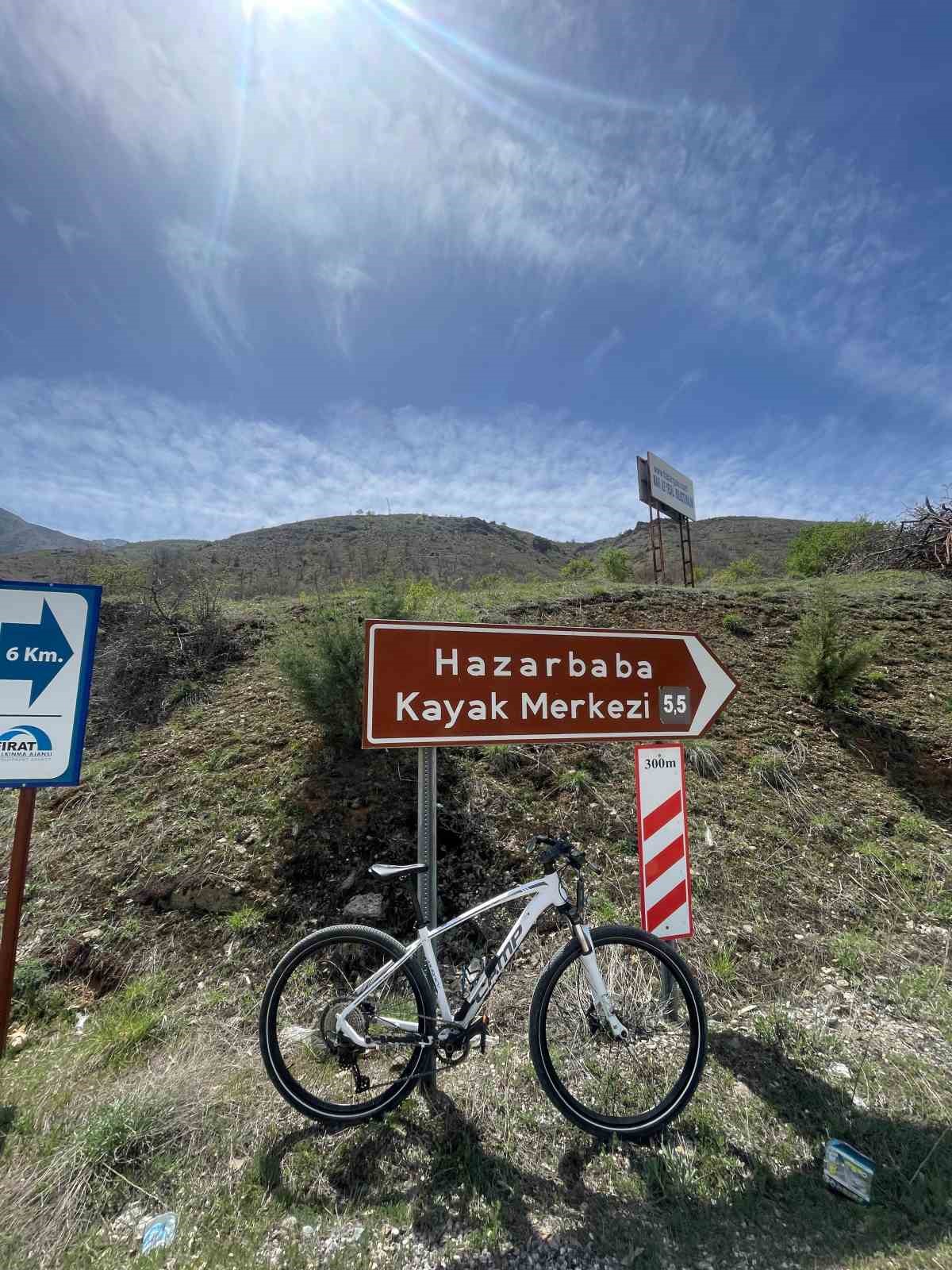 Hazar Baba Dağına bisikletle tırmandılar
