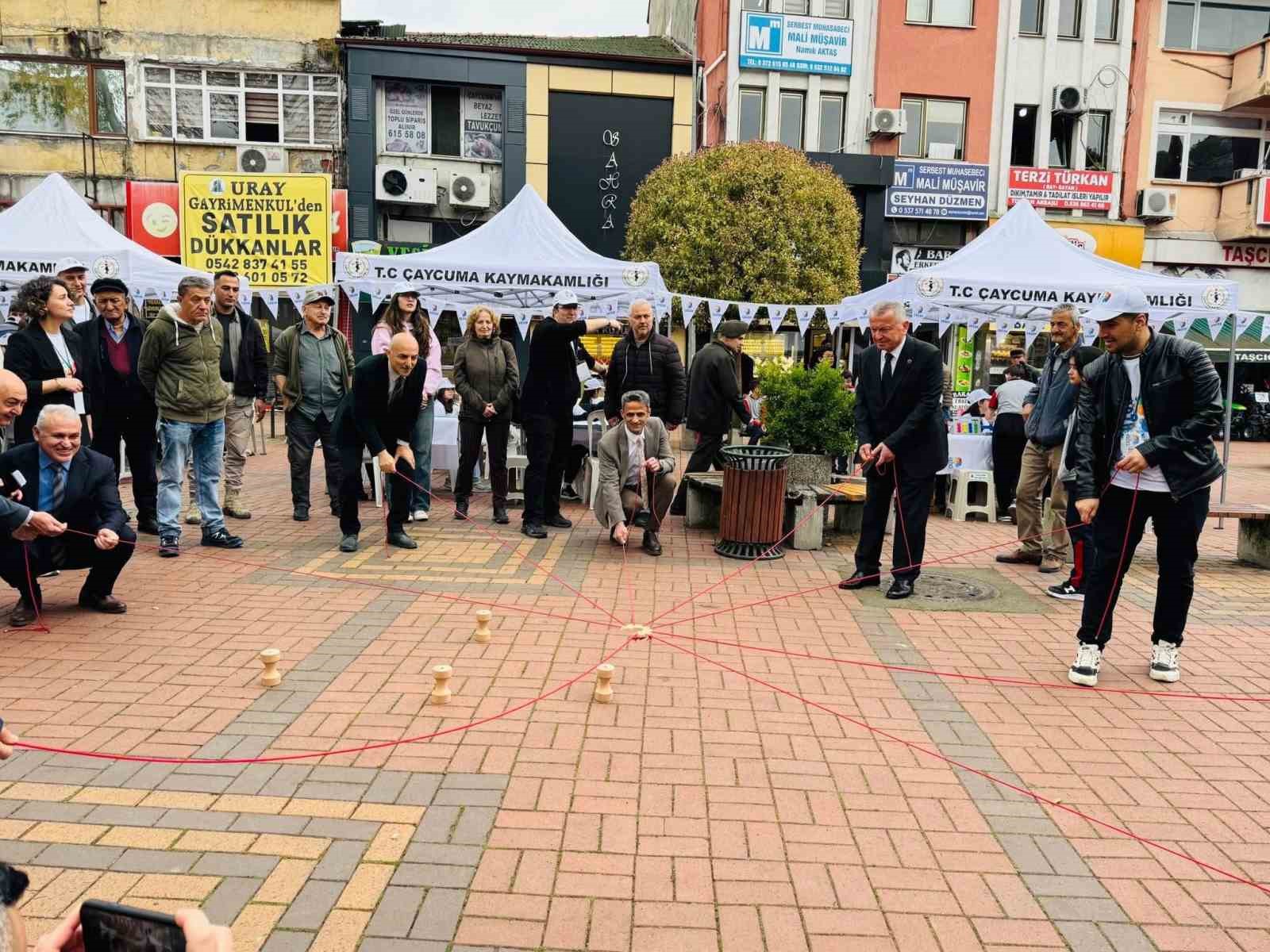 &Ccedil;aycuma&rsquo;da zek&acirc; ve eğlence buluştu: &Ccedil;AZOP fuarı a&ccedil;ıldı
