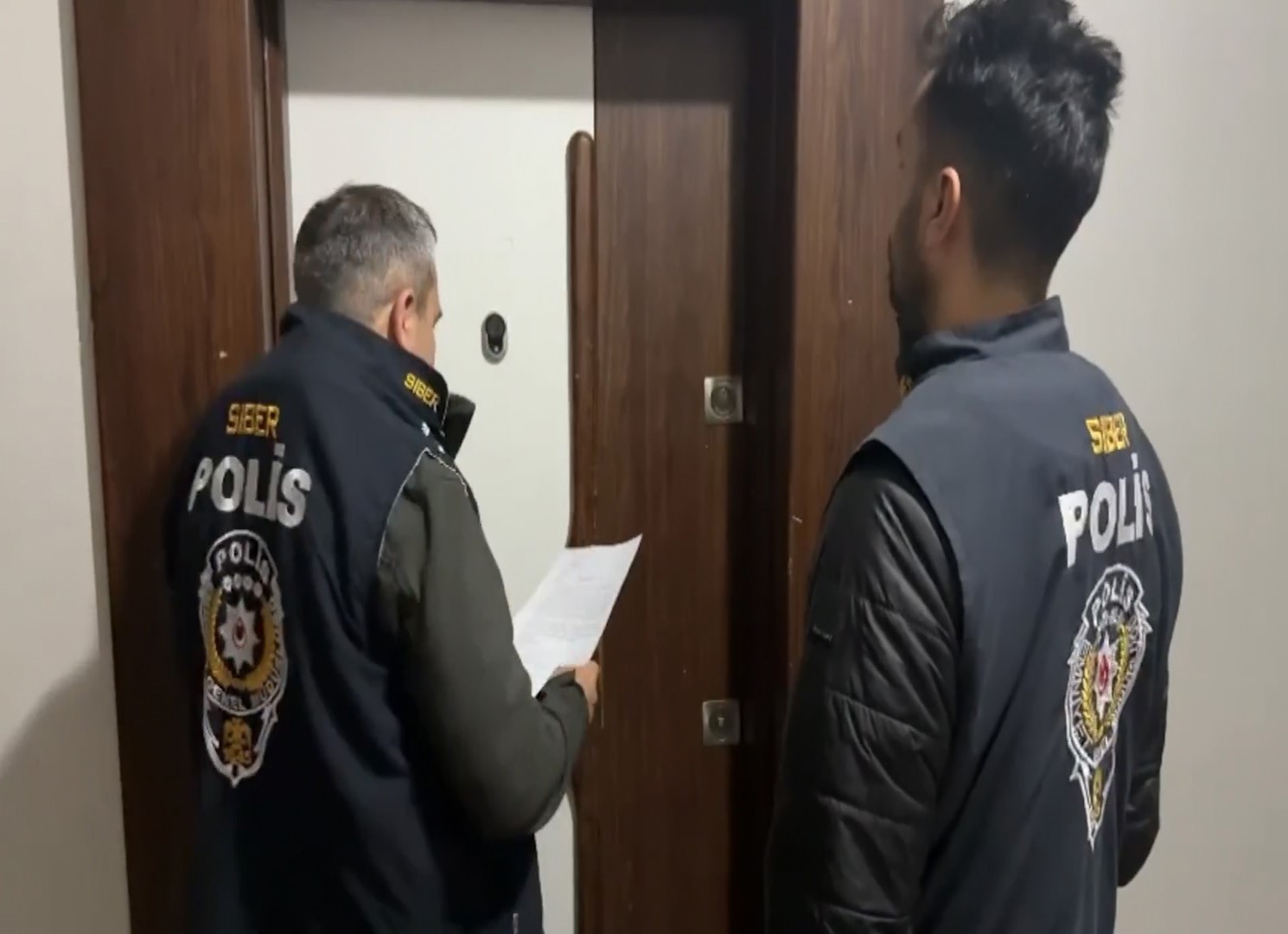 Niğde merkezli 4 ilde siber su&ccedil; operasyonu: 5 ş&uuml;pheli g&ouml;zaltında
