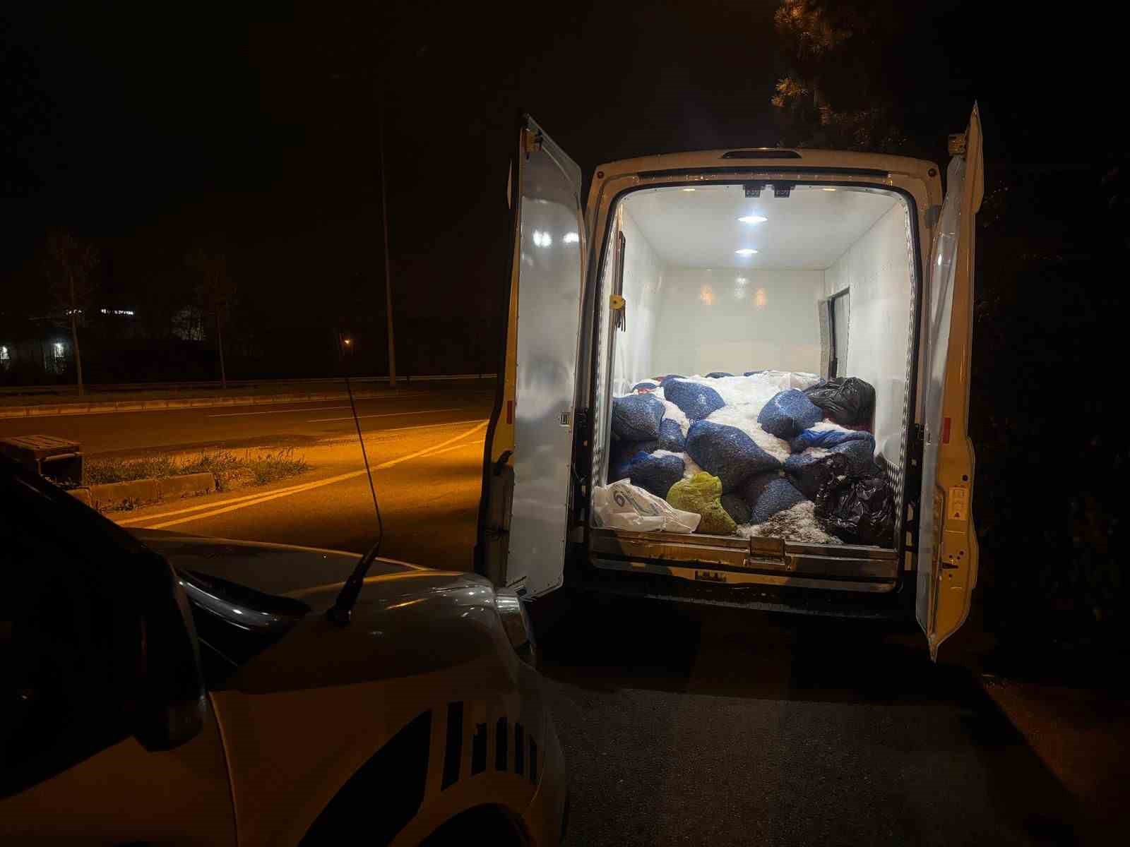 Samsun’da 3,8 ton kaçak avlanmış midye ele geçirildi