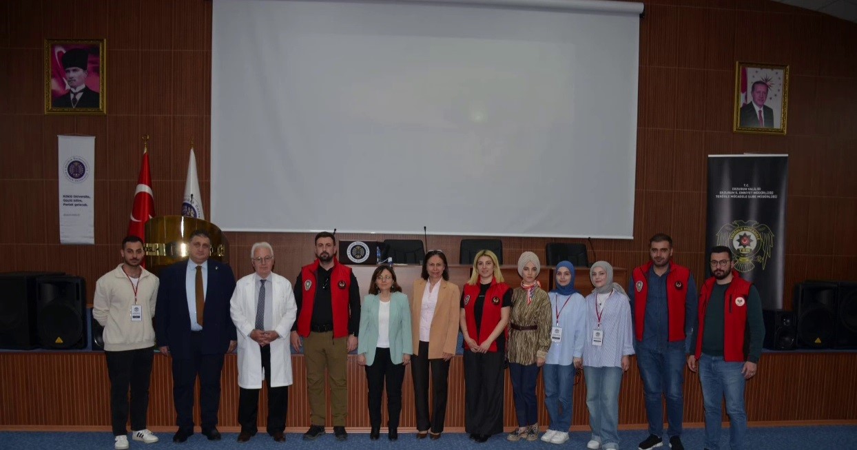 Öğrenciler terör örgütlerinin faaliyetleri konusunda bilgilendirildi