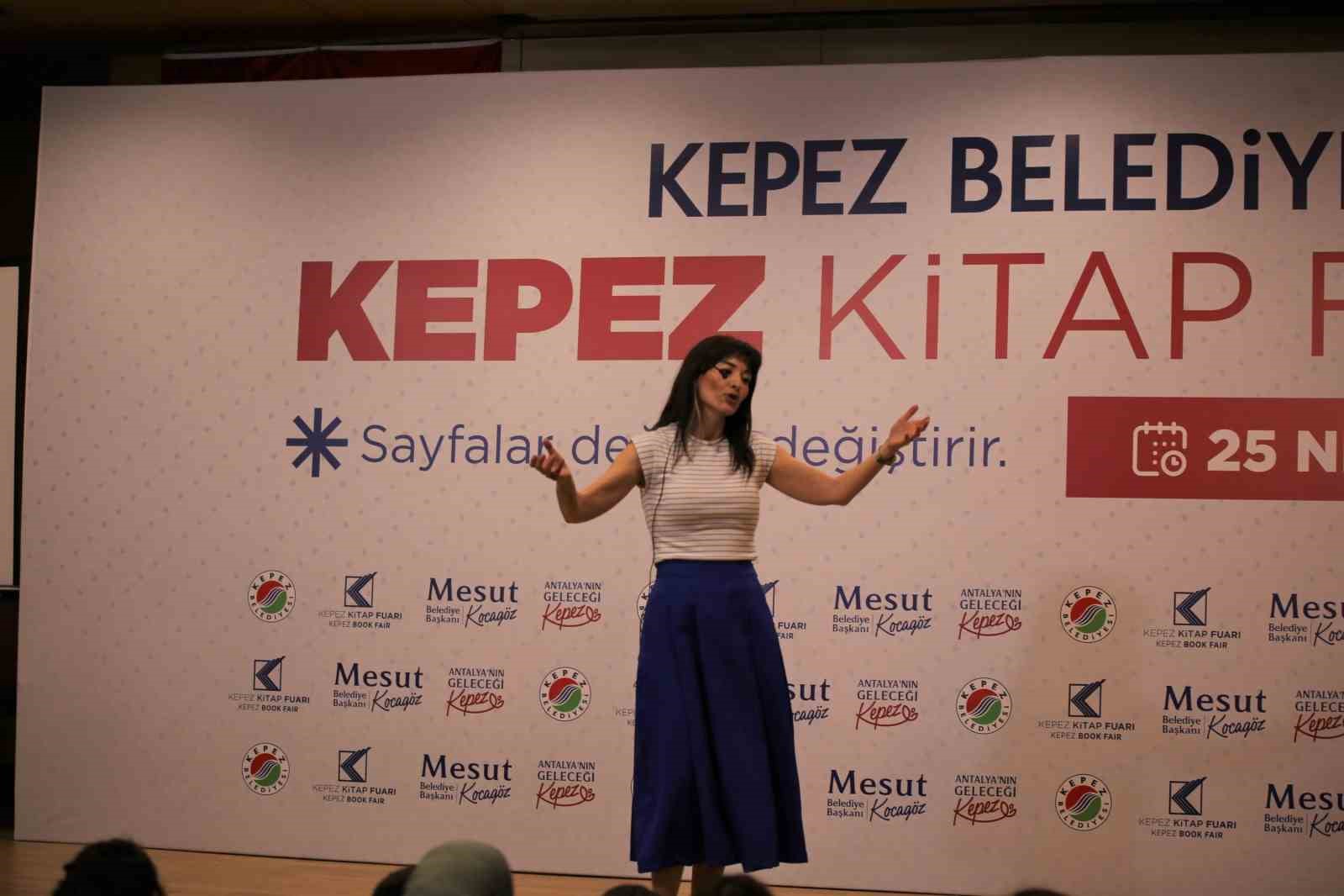 "Akademisyen Anne" Kepez Kitap Fuarı’nda