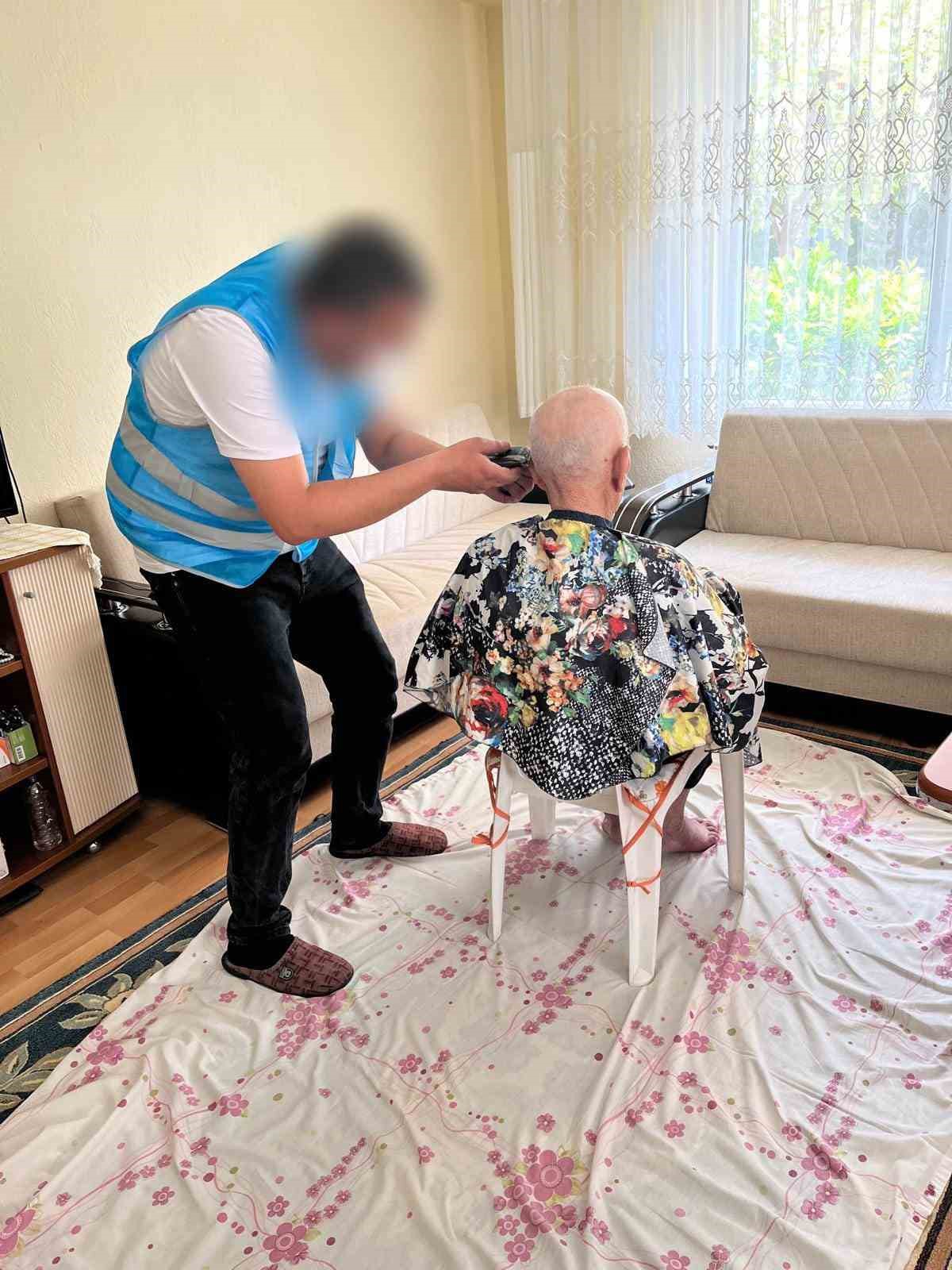 Denetimli serbestlik y&uuml;k&uuml;ml&uuml;lerinden evlere &uuml;cretsiz tıraş desteği
