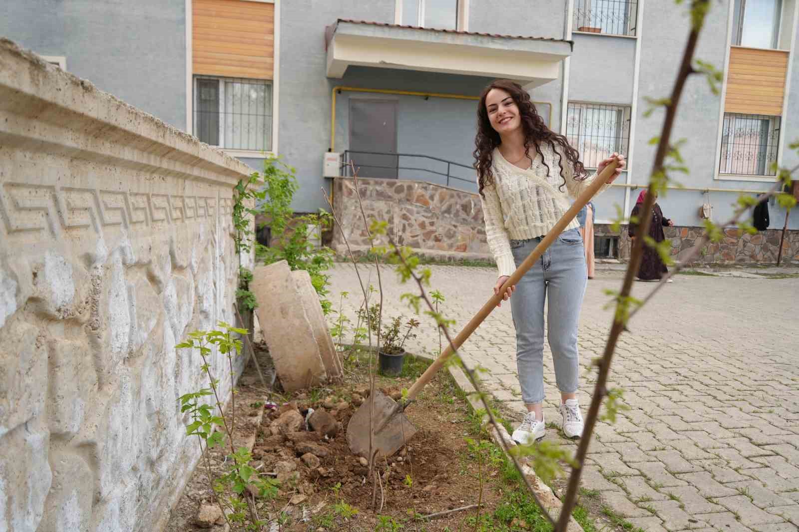 Kadın &ouml;ğretmenler doğaya nefes oldu

