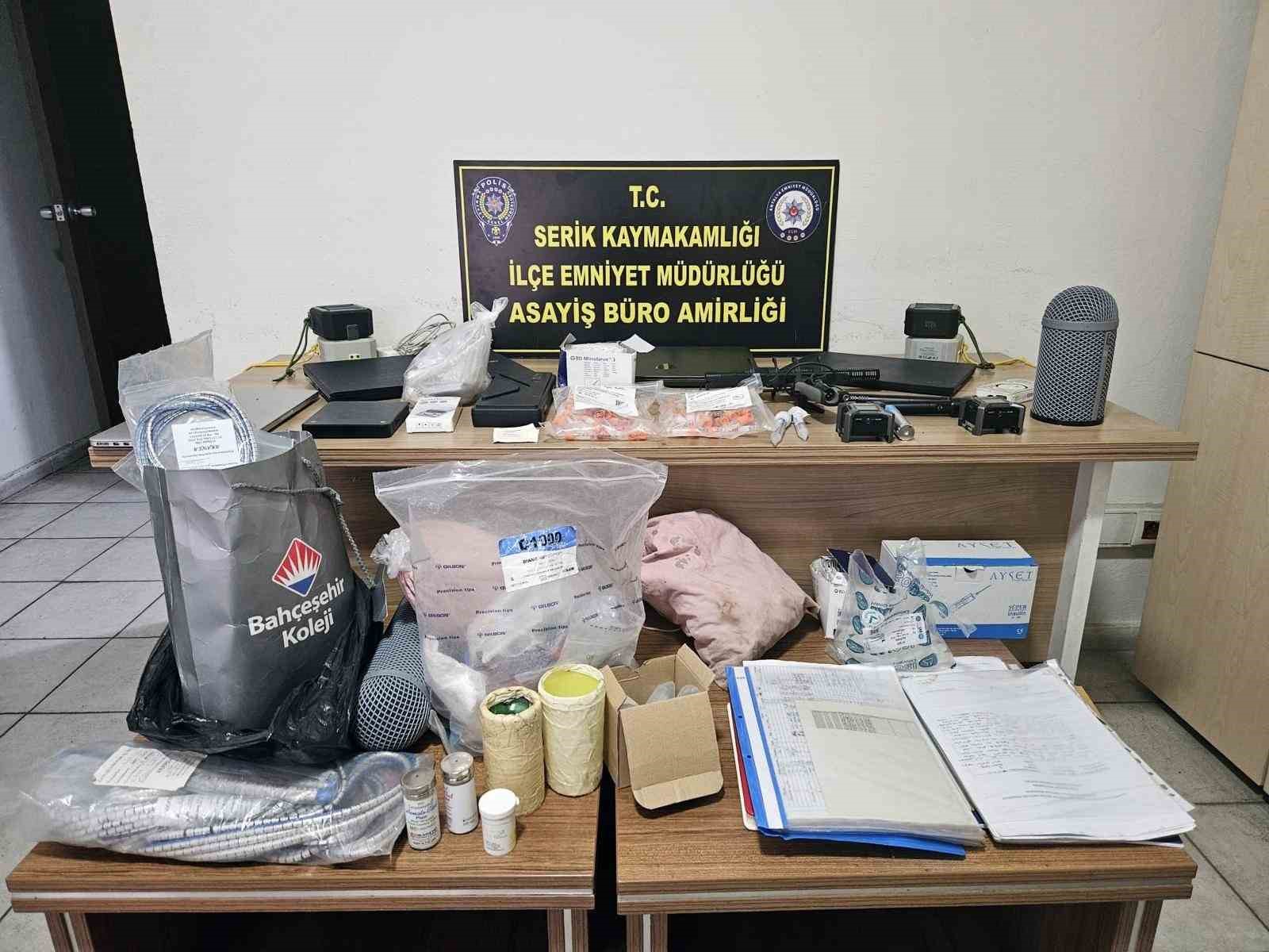 Kuşlar üzerinde izinsiz araştırma yapan 4 şahıs yakalandı