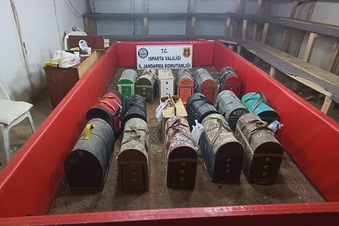 Isparta’da horoz dövüşüne jandarma baskını