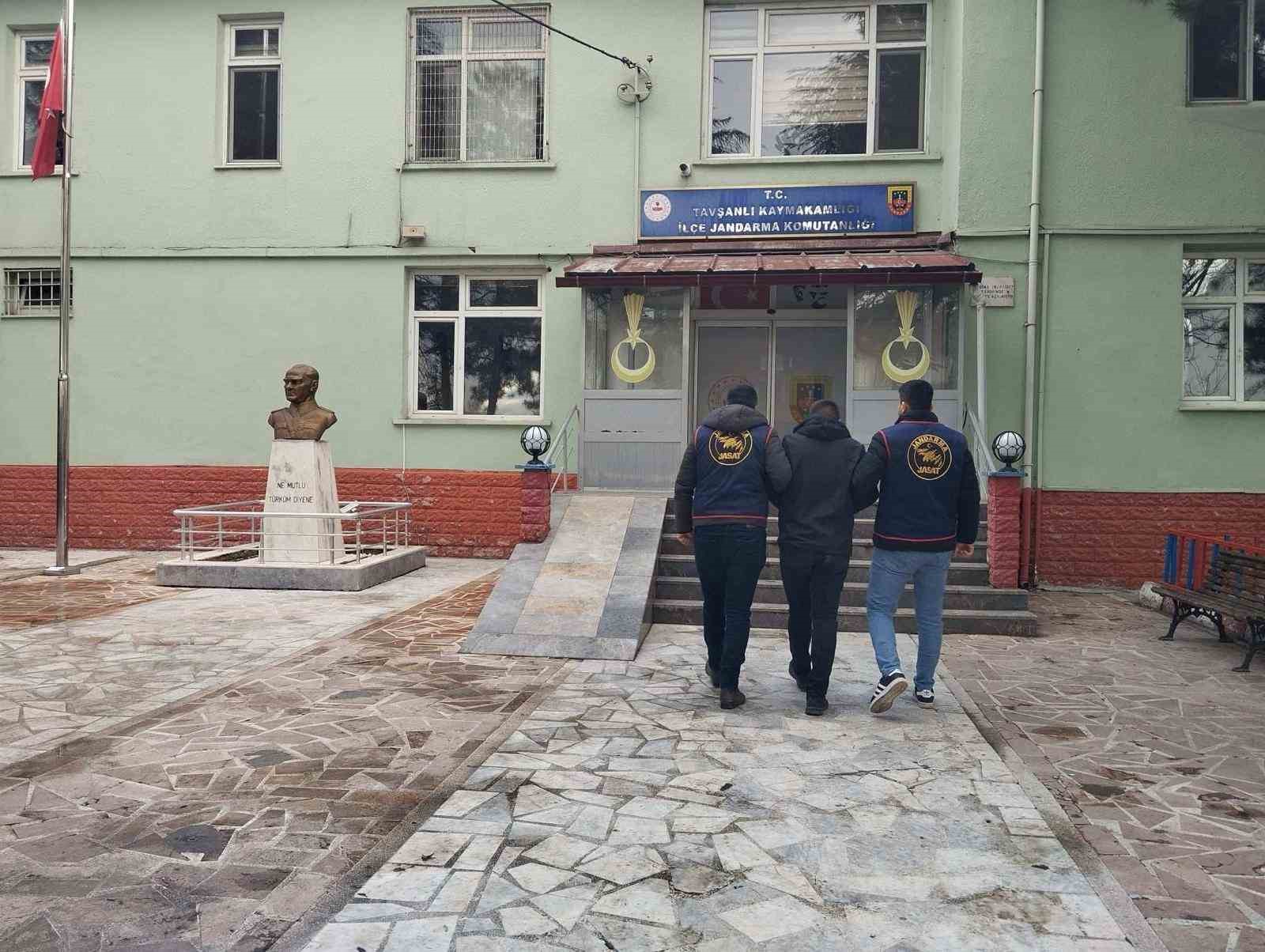 Aranan şahıslar Kütahya JASAT’tan kaçamadı
