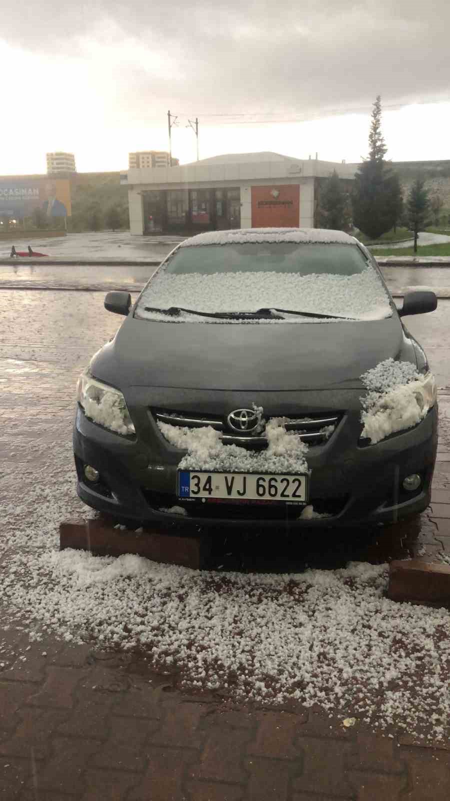 Kayseri&rsquo;de dolu yağışı etkili oldu
