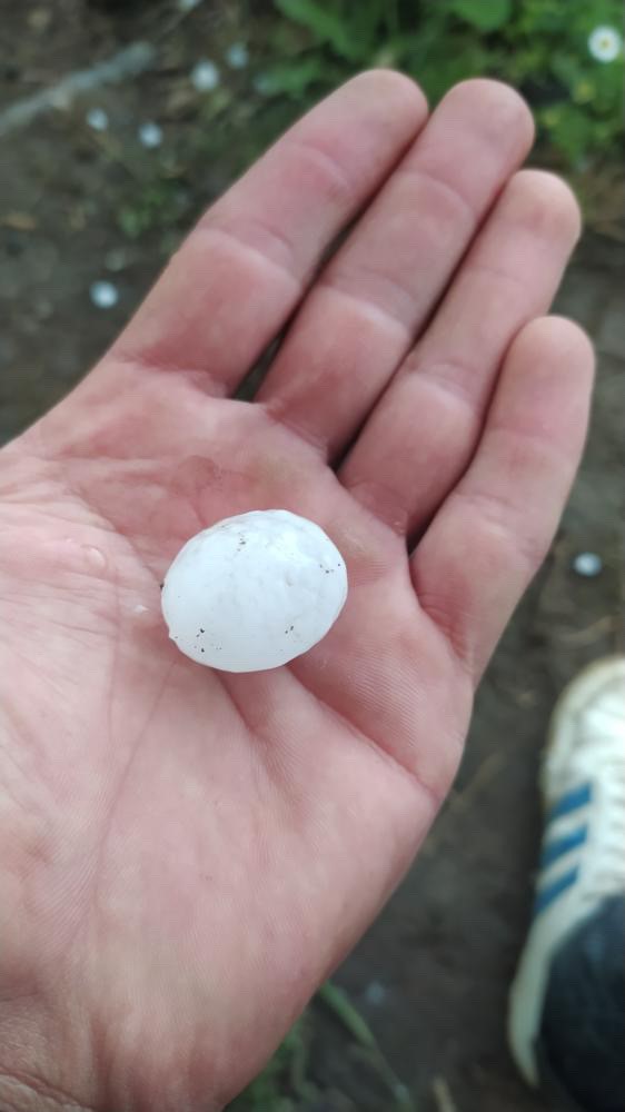 Siverek’te dolu yağışı sonrası hortum çıktı
