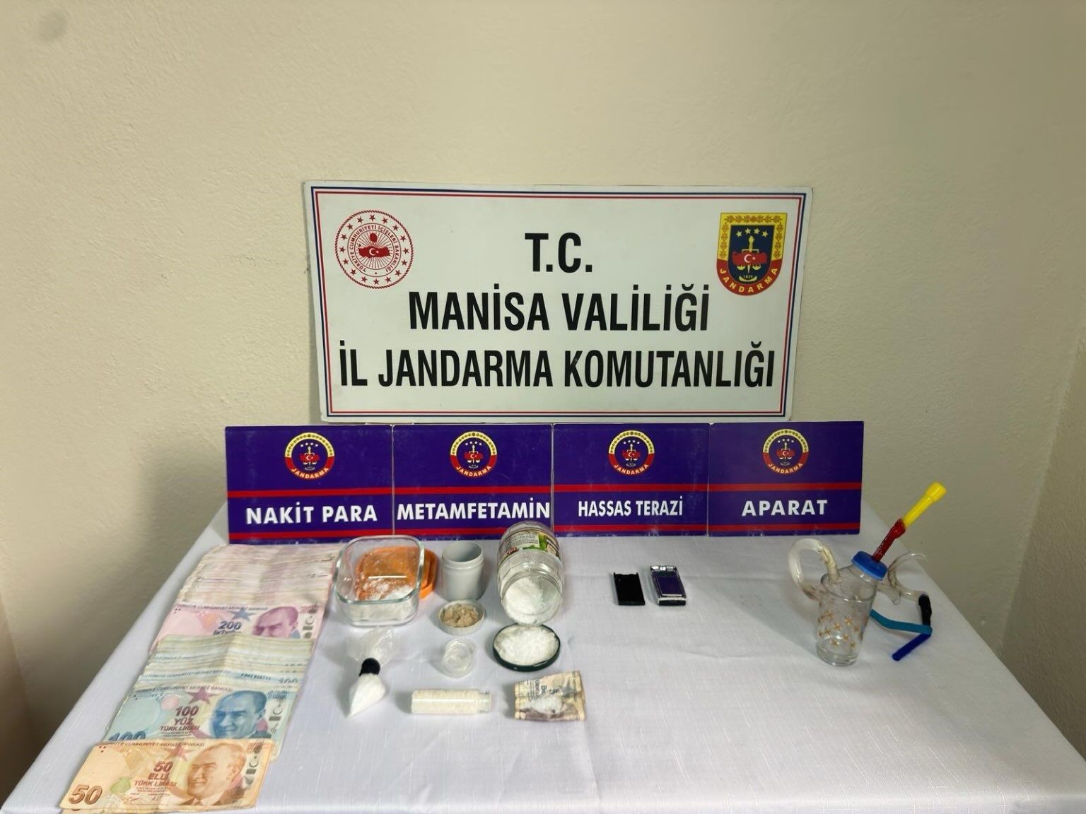 Alaşehir’de uyuşturucudan 2 tutuklama