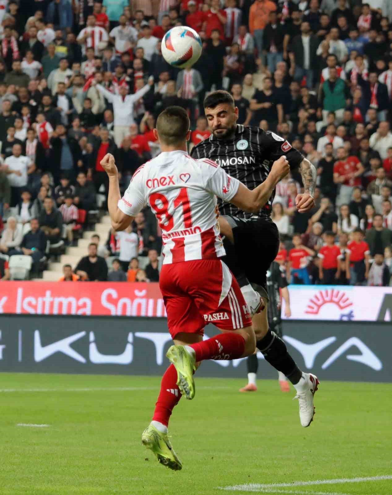 Trendyol S&uuml;per Lig: Antalyaspor: 0 - Konyaspor: 0 (İlk yarı)
