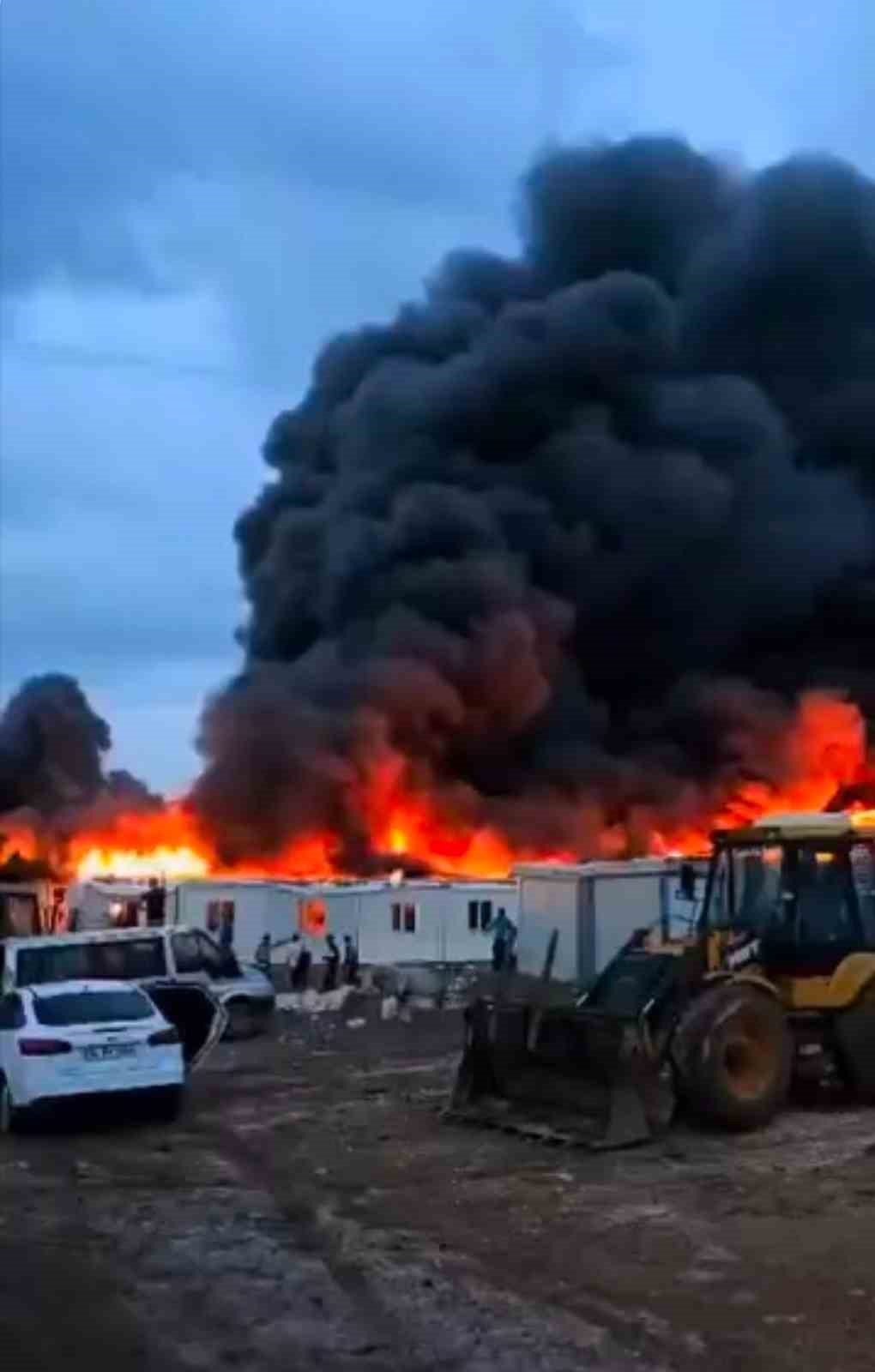 Siverek’te işçilerin kaldığı konteynerlerde yangın çıktı