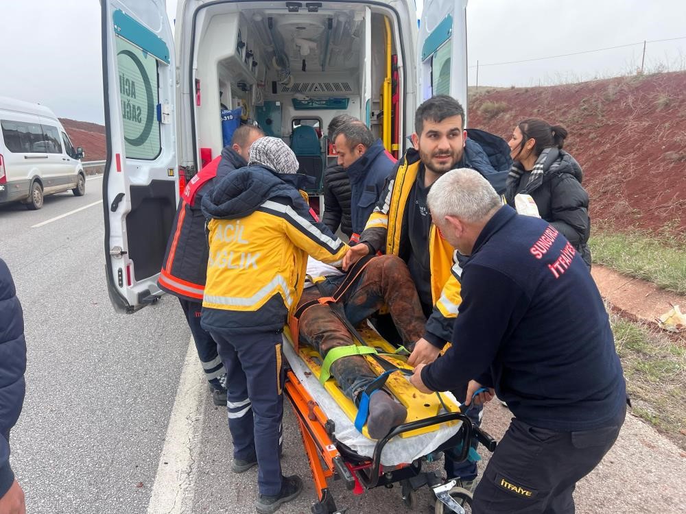 Trafik kazasında ağır yaralanan vatandaş 20 g&uuml;nl&uuml;k yaşam m&uuml;cadelesini kaybetti
