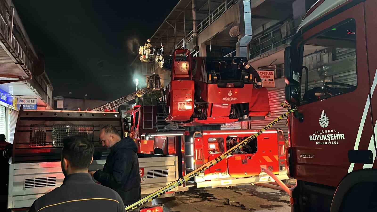 Zeytinburnu’nda iş yerinde korkutan yangın