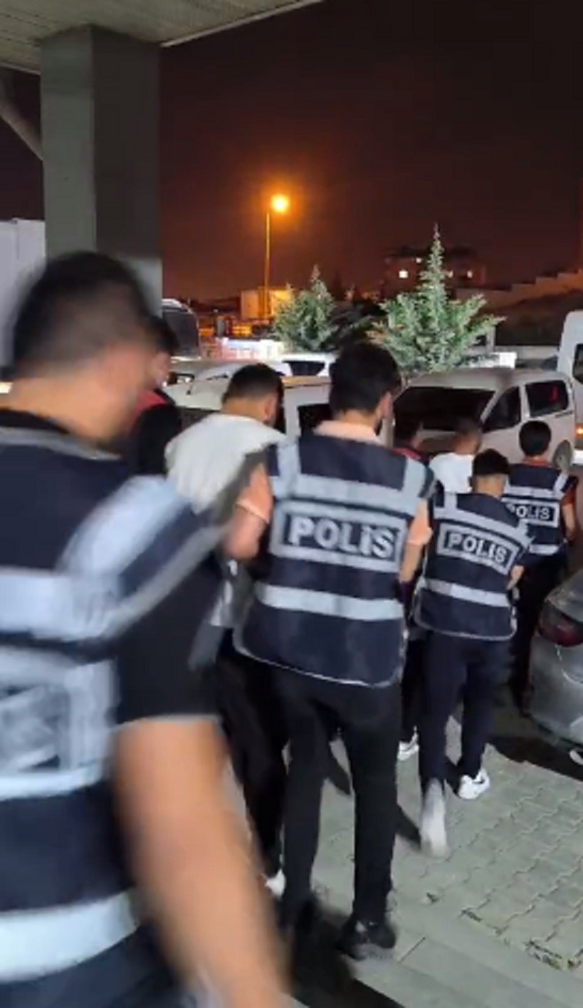 Hatay&rsquo;da asayiş operasyonu: 5 tutuklama
