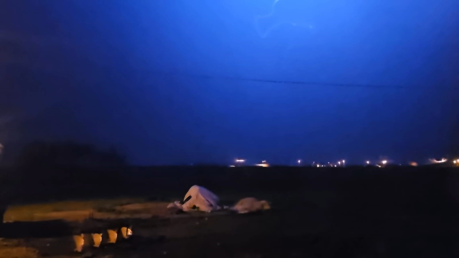 Adilcevaz&rsquo;da şimşekler geceyi aydınlattı
