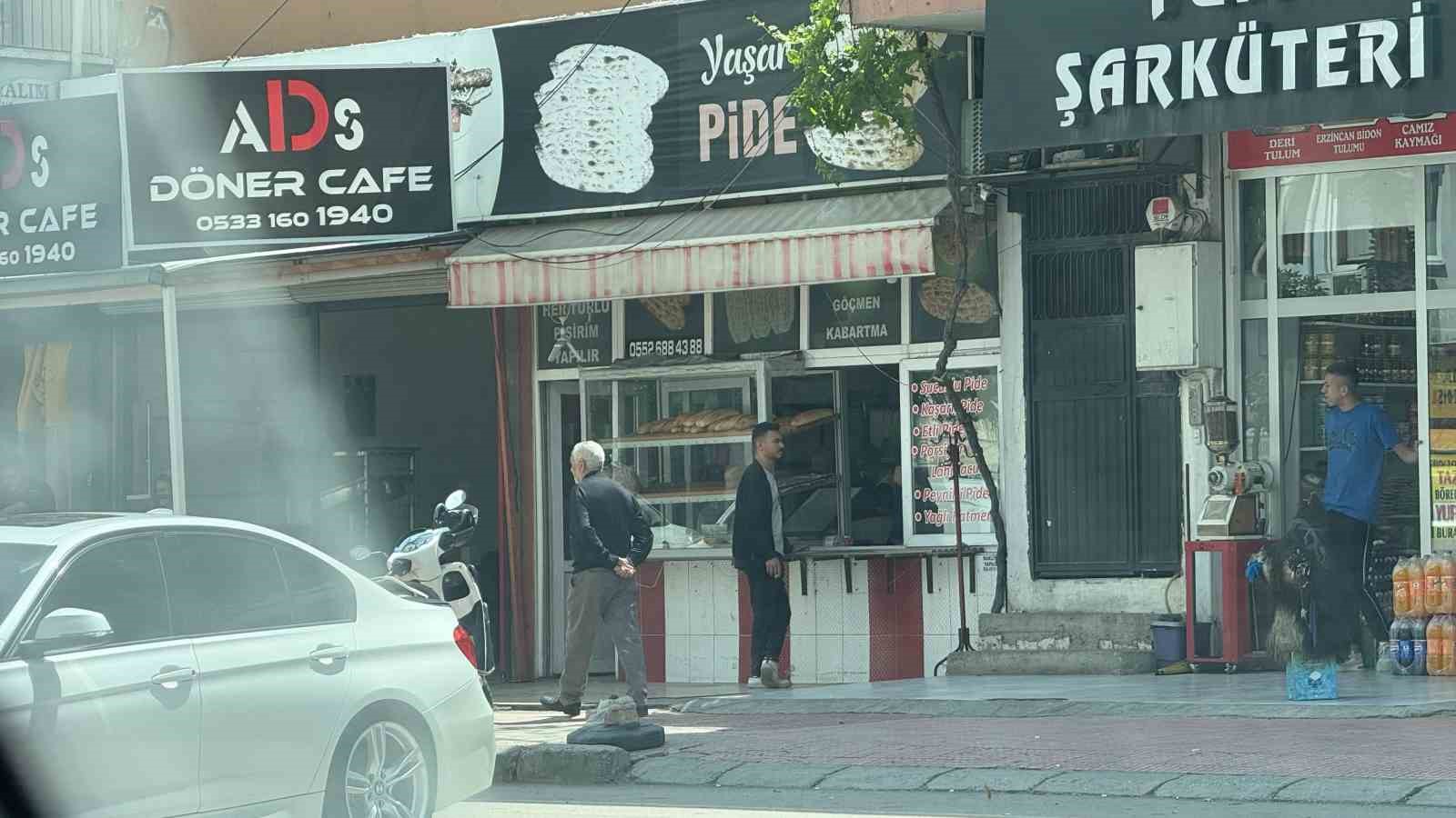 Ara&ccedil;la ge&ccedil;erken iş yerini kurşunladılar
