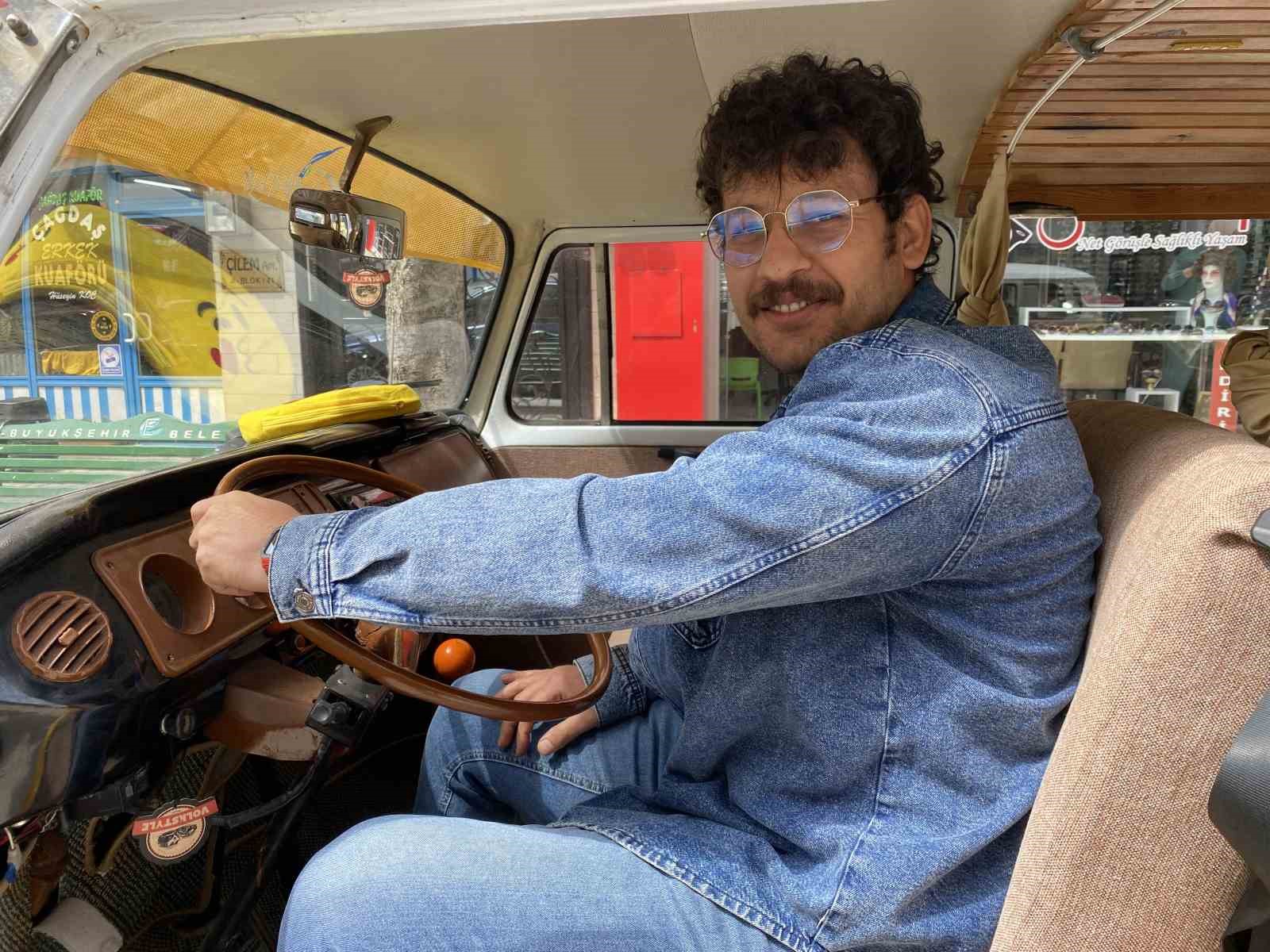 Deprem sonrası Antakya&rsquo;dan Eskişehir&rsquo;e geldiği minib&uuml;s&uuml; karavana &ccedil;evirdi
