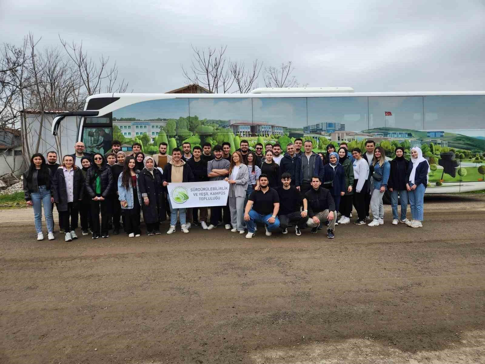 Yüzlerce fidan toprakla buluştu