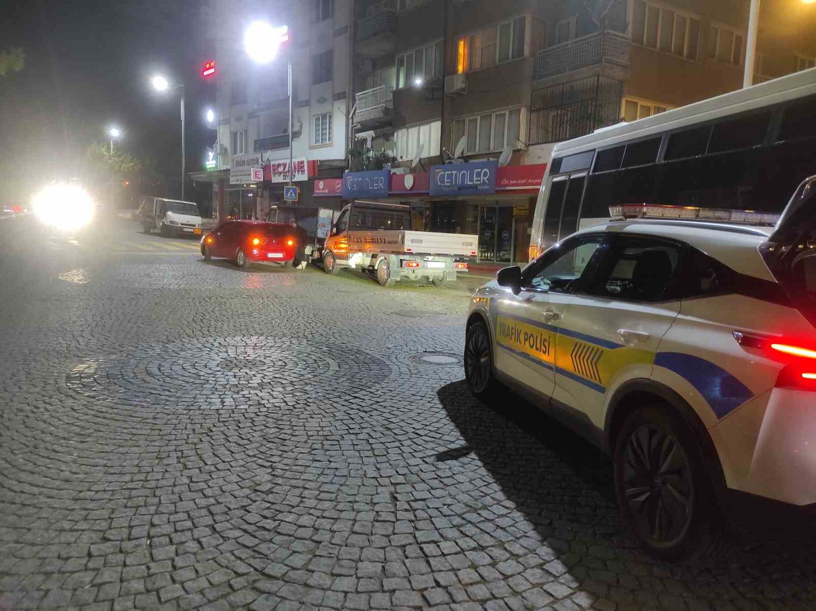 Aydın’da trafik ekiplerinden ‘reflektör yelek’ denetimi
