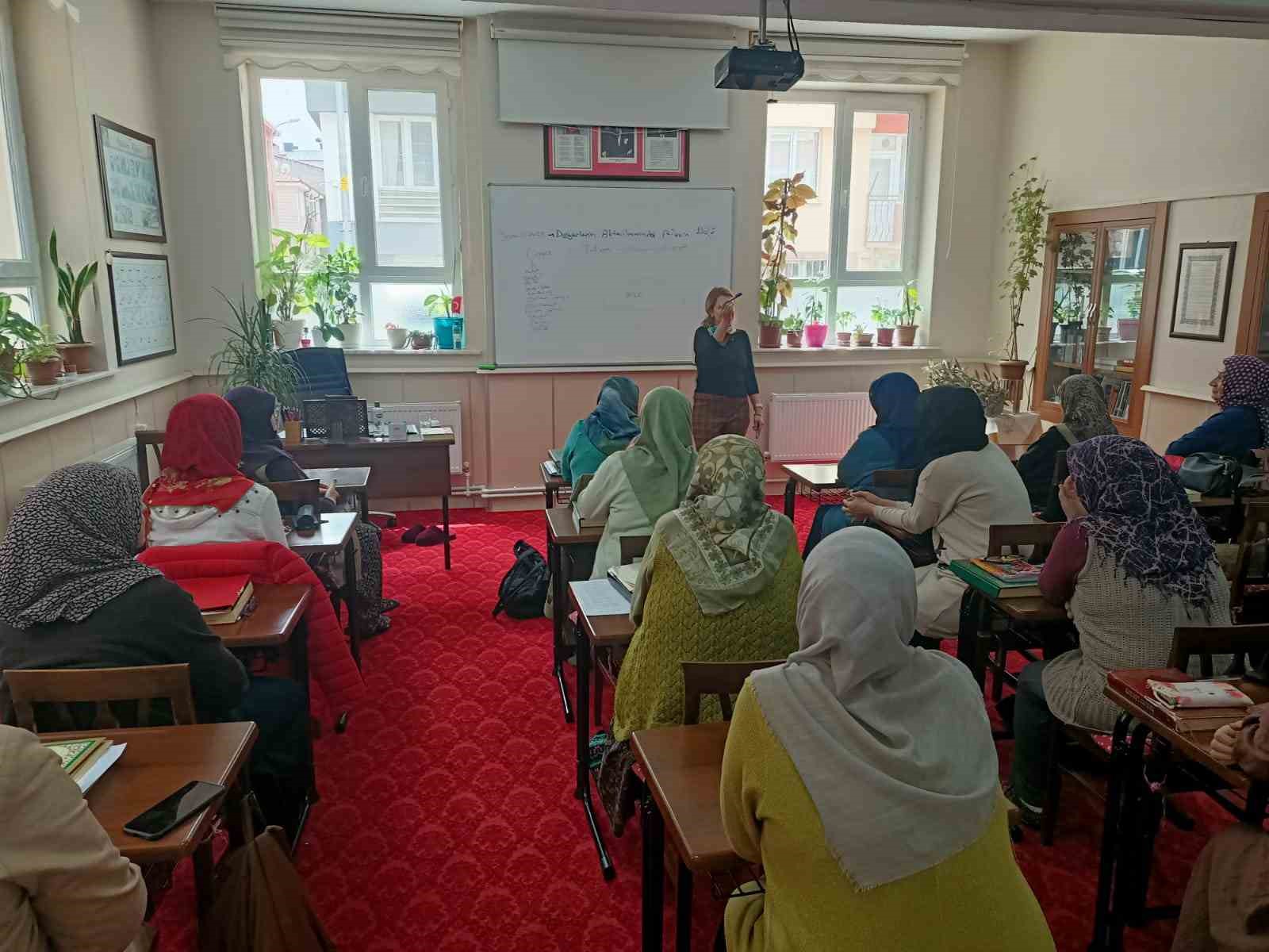 Eskişehir’de ‘Değerlerin Edinilmesinde Ailenin Rolü’ eğitimi verildi