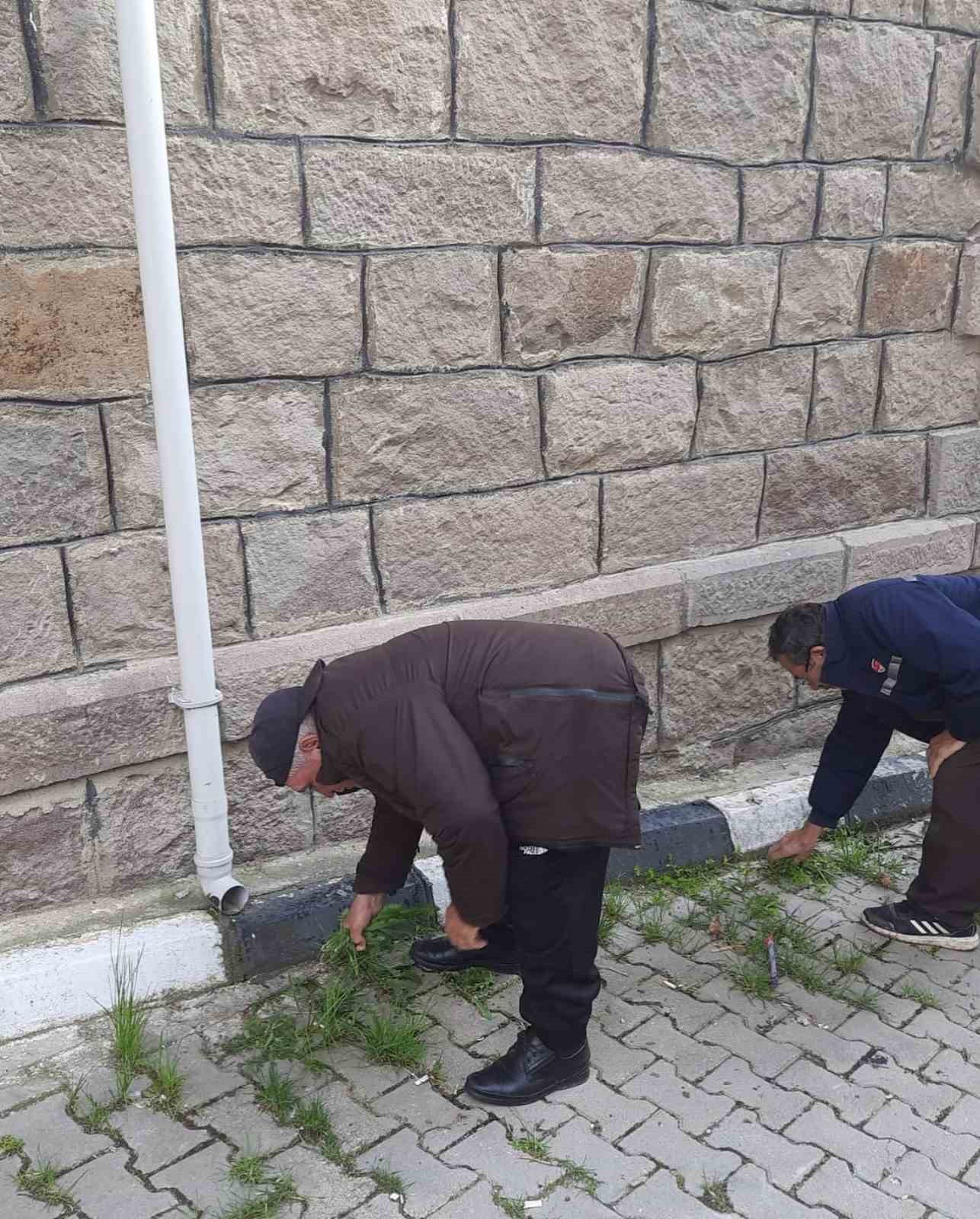 Sinanpaşa’da camiler için el ele verildi