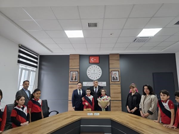 Minik kalemlerden büyük şiirler
