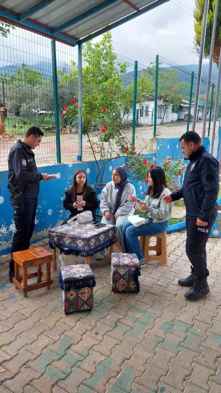 Emniyetten MYO öğrencilerine KADES bilgilendirmesi
